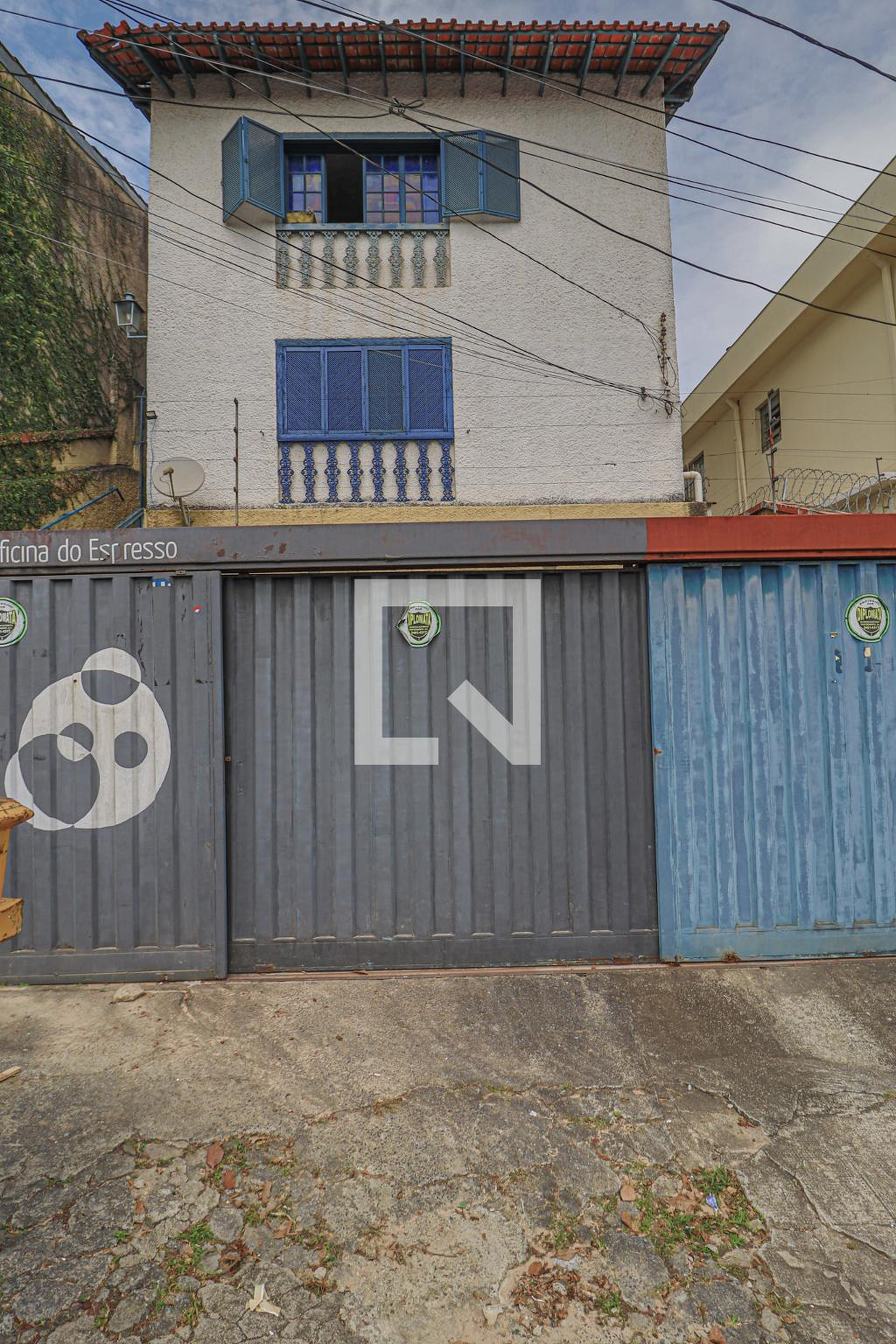 Fachada Condomínio em Rua Monte Alegre, 582