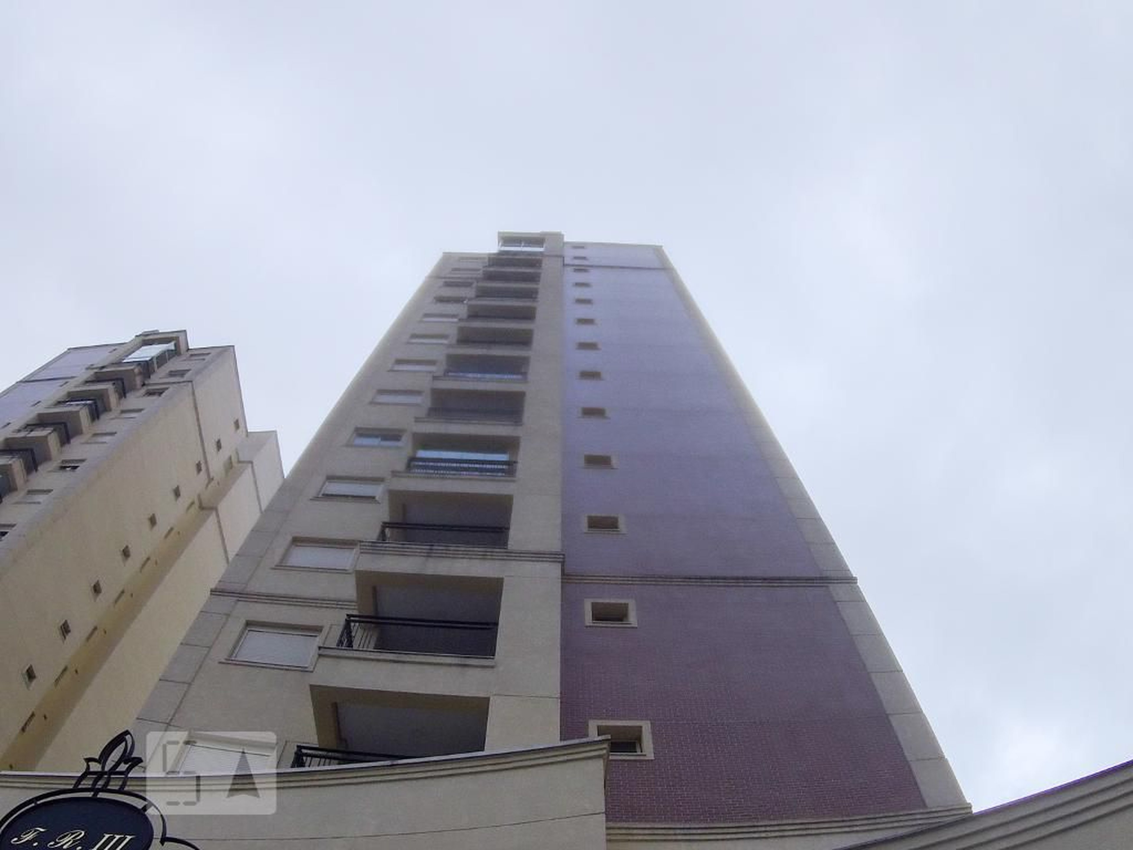 Fachada Condomínio em Rua Ezequiel Freire, 60