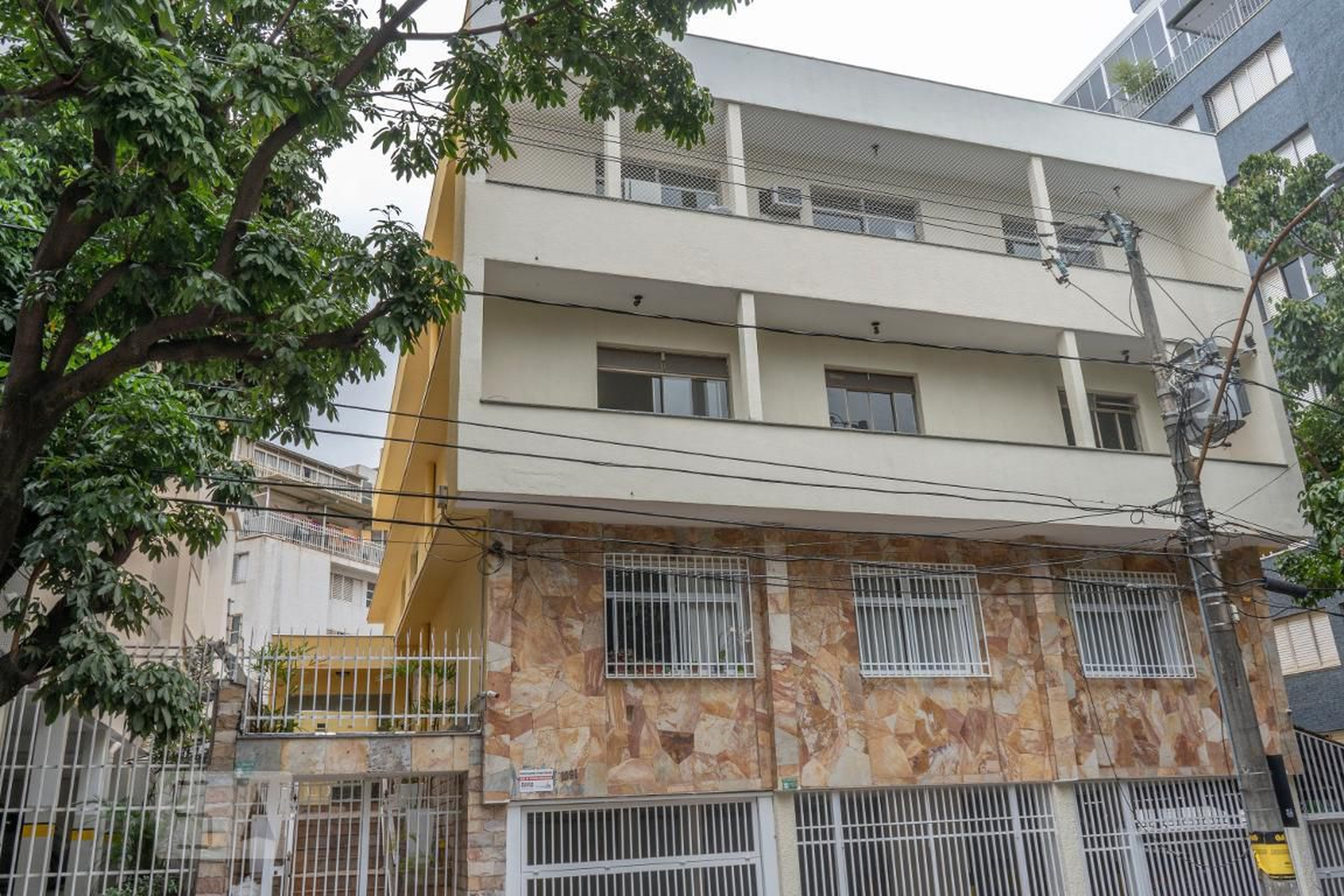 Fachada Condomínio em Rua Alvarenga Peixoto, 1091