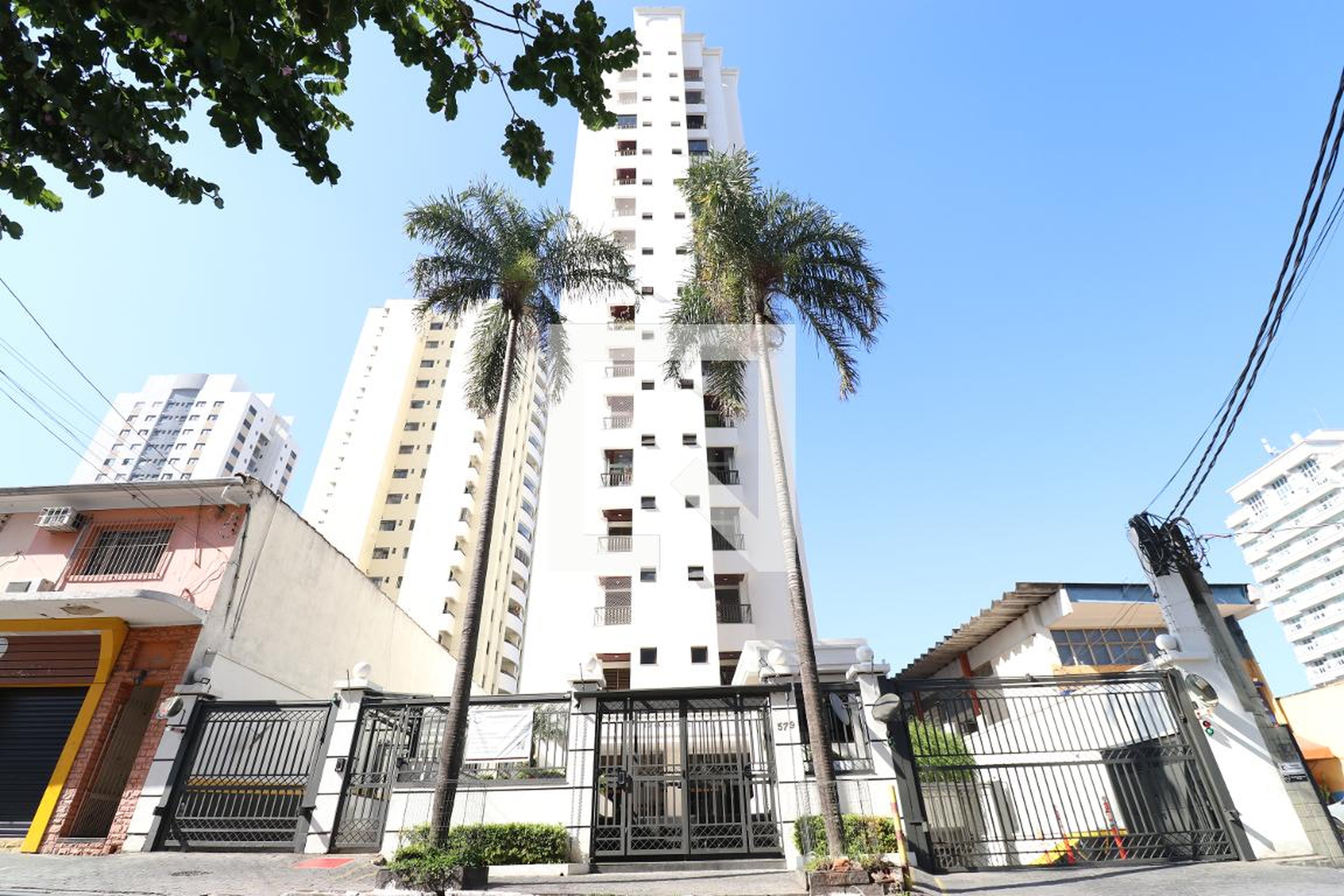 Fachada Condomínio em Rua Schilling, 535