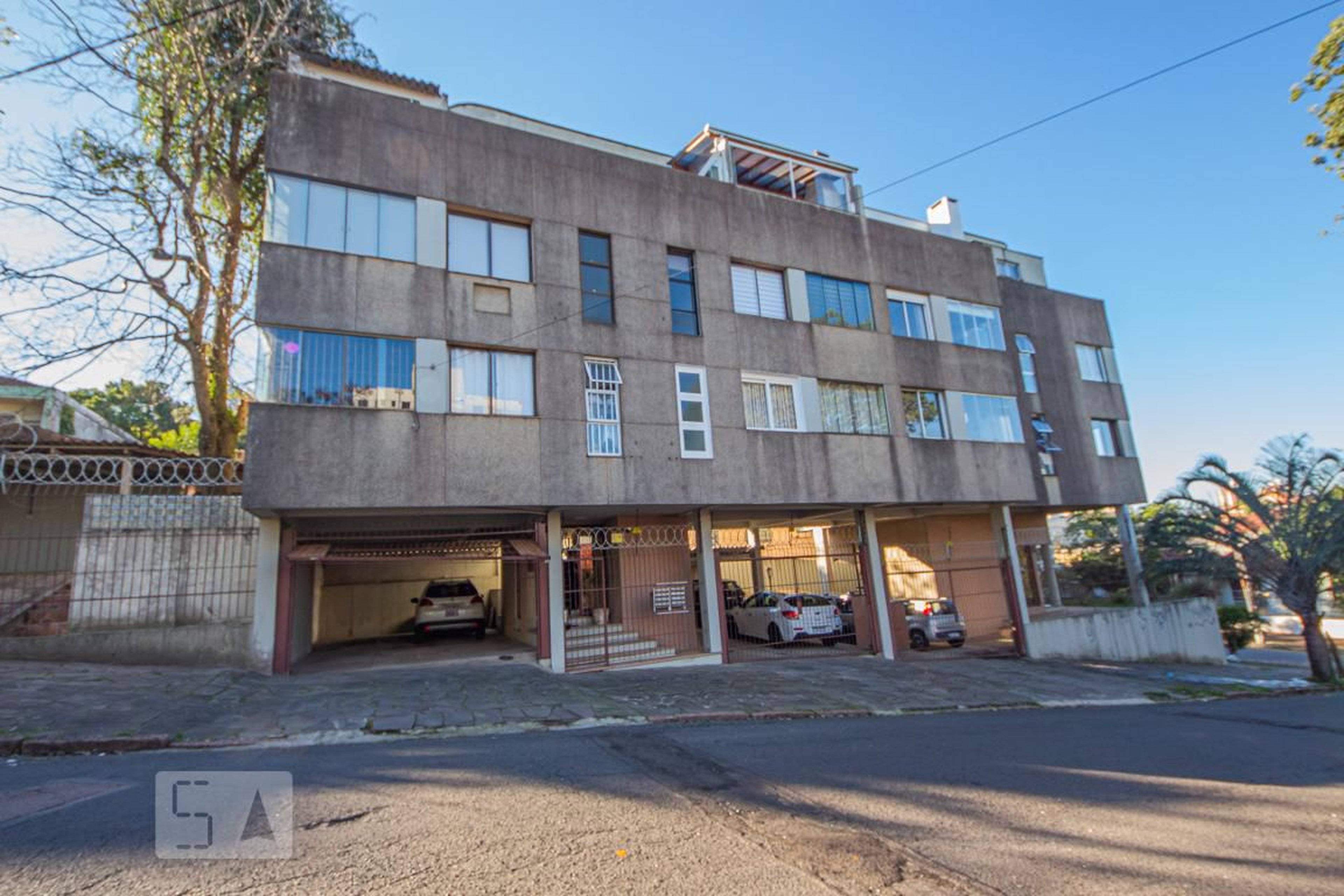 Fachada do Condomínio Condomínio em Avenida Jordão, 266