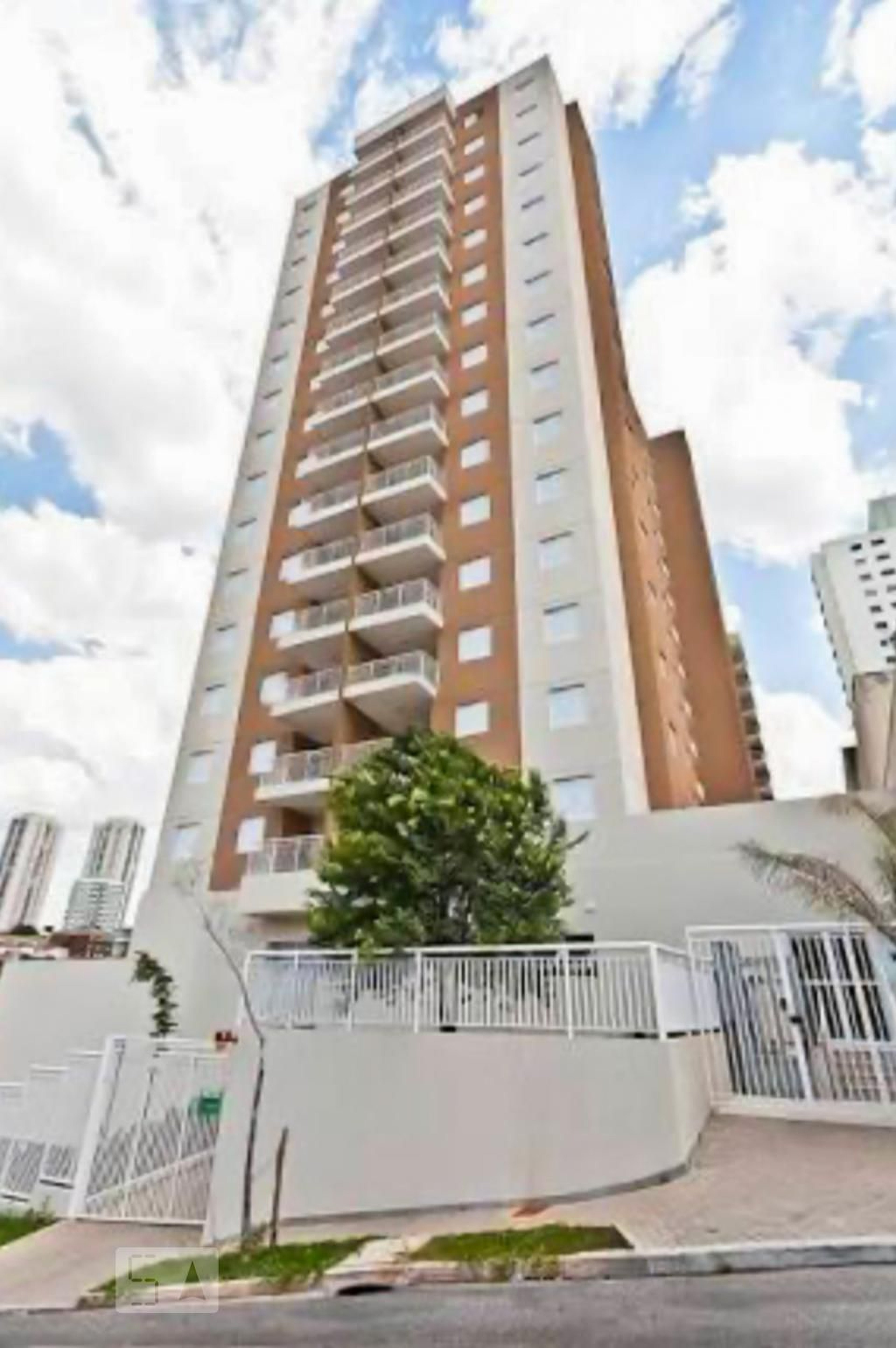 Fachada Condomínio em R. Nossa Sra. da Saúde, 1130