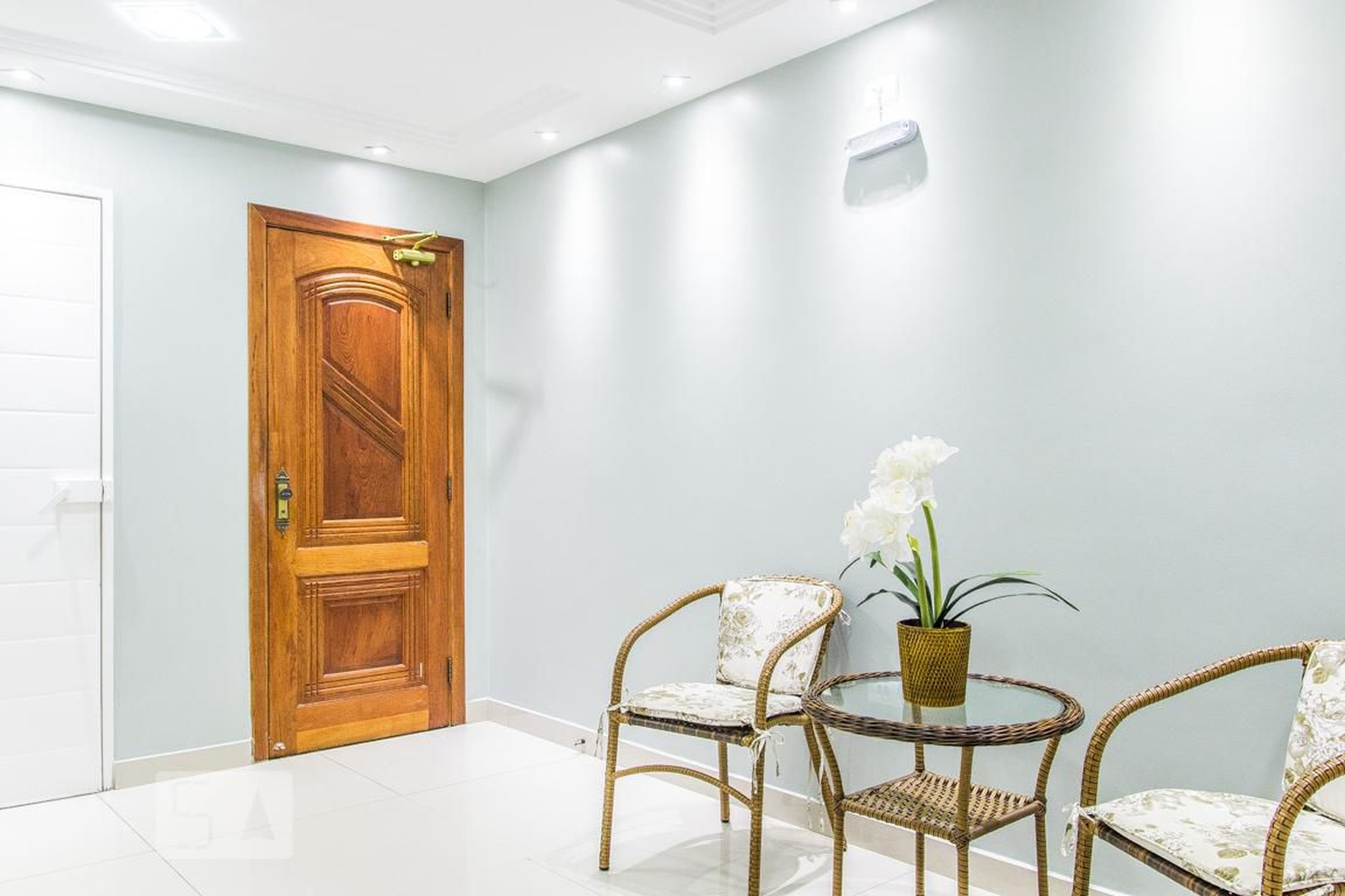 Fachada do Condomínio Condomínio em Rua Juraci Camargo, 25