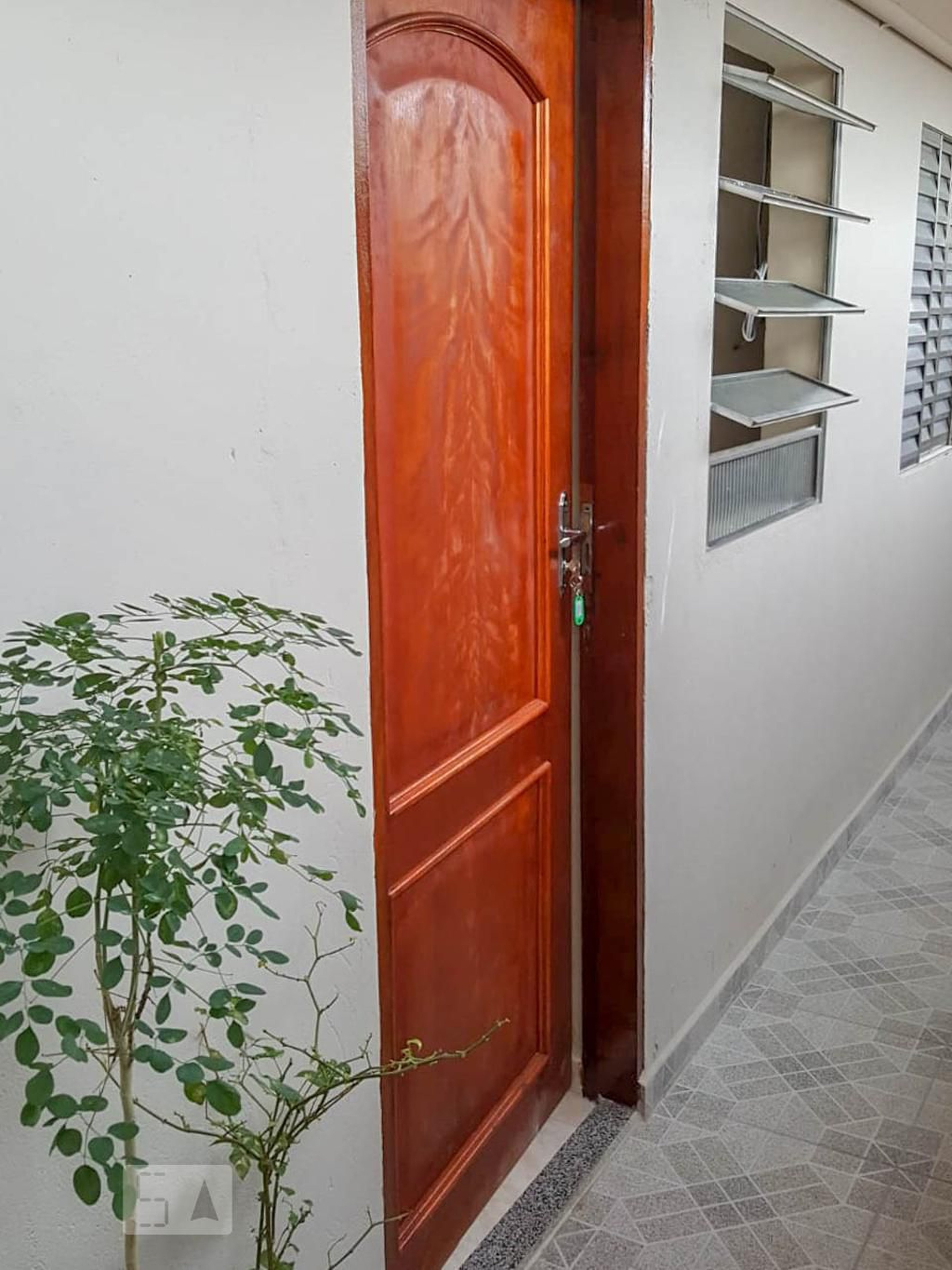 Entrada Condomínio em Rua Prado Valadares, 7