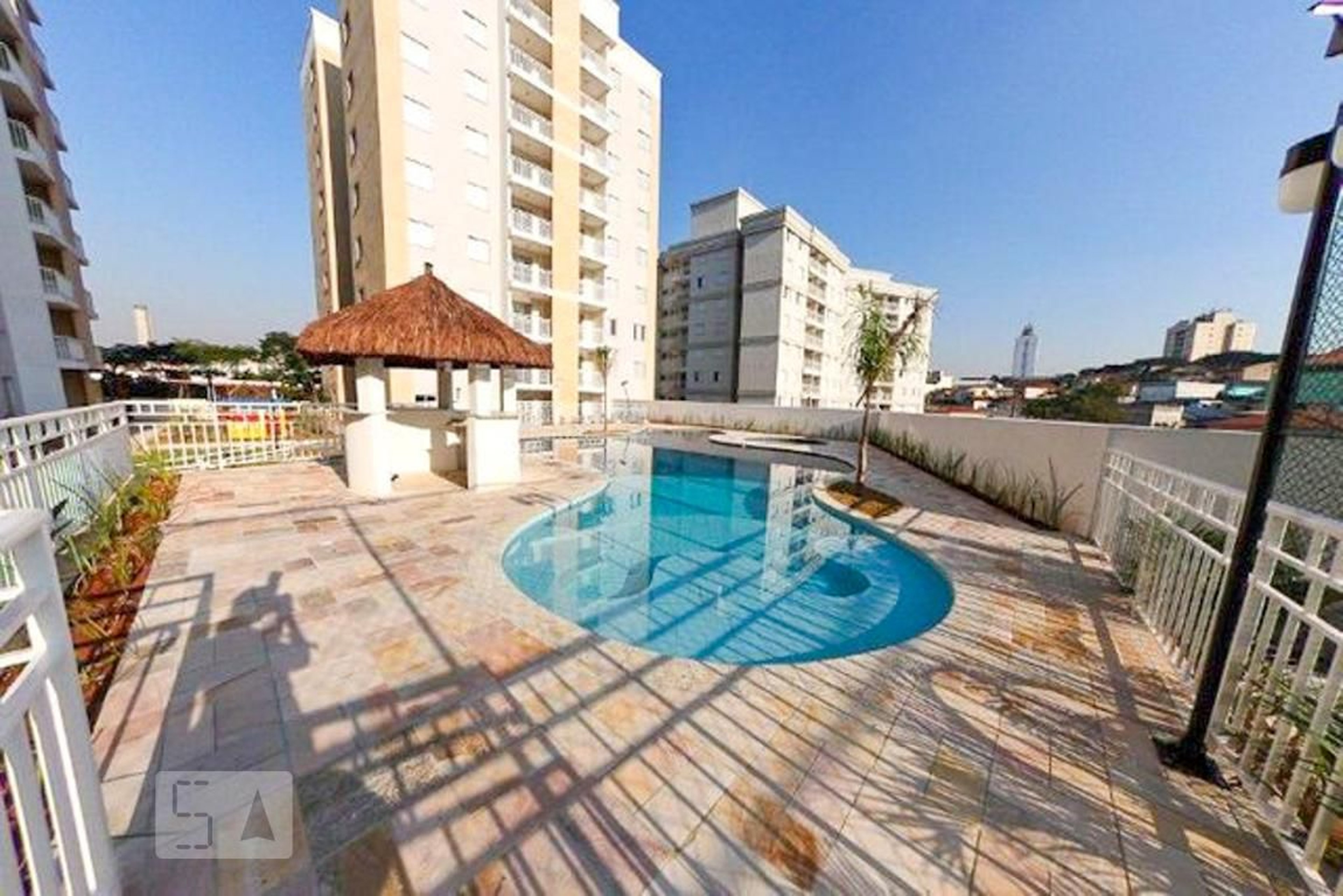 Piscina Condomínio em Avenida Miguel Frias e Vasconcelos, 946