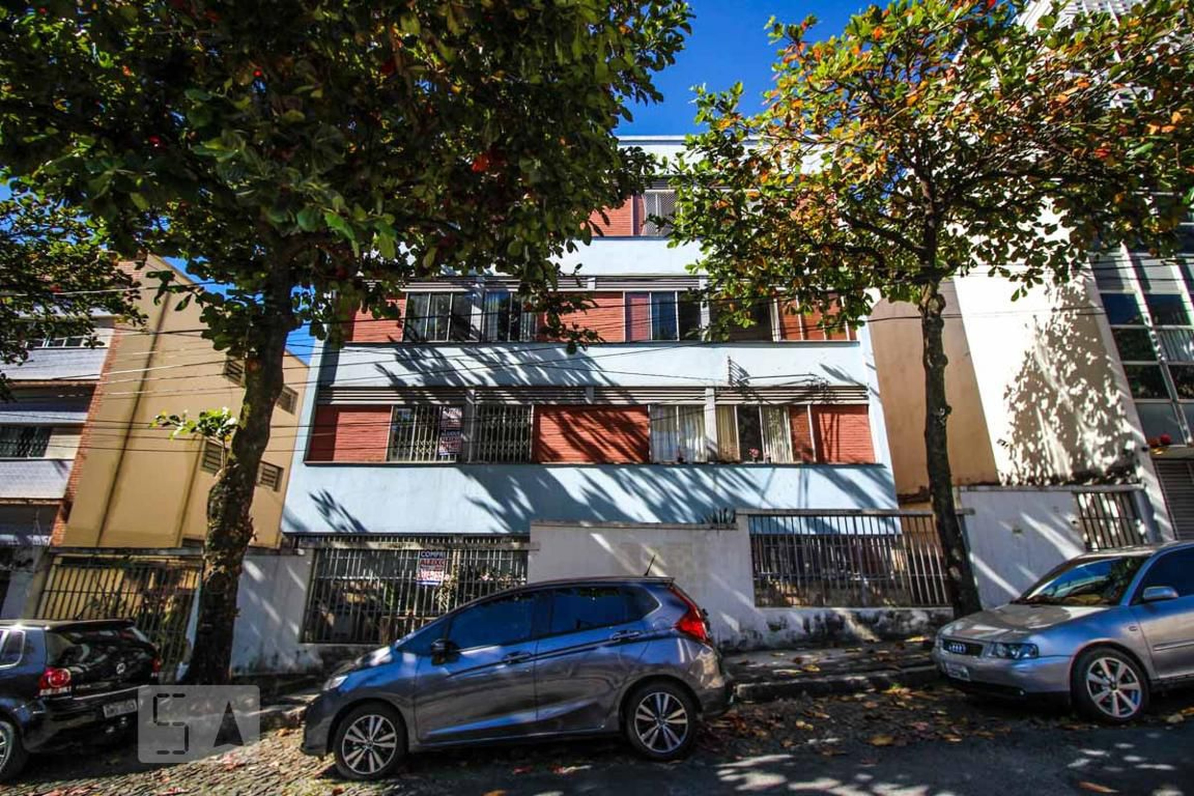 Fachada Condomínio em Rua Luz, 18