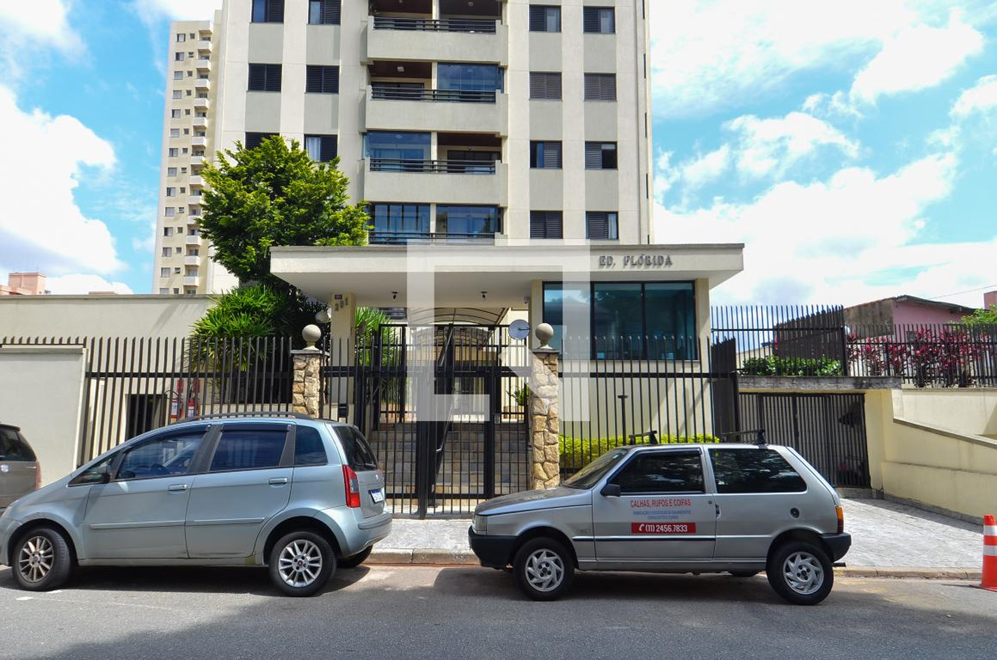 Fachada do Condomínio Edifício Flórida