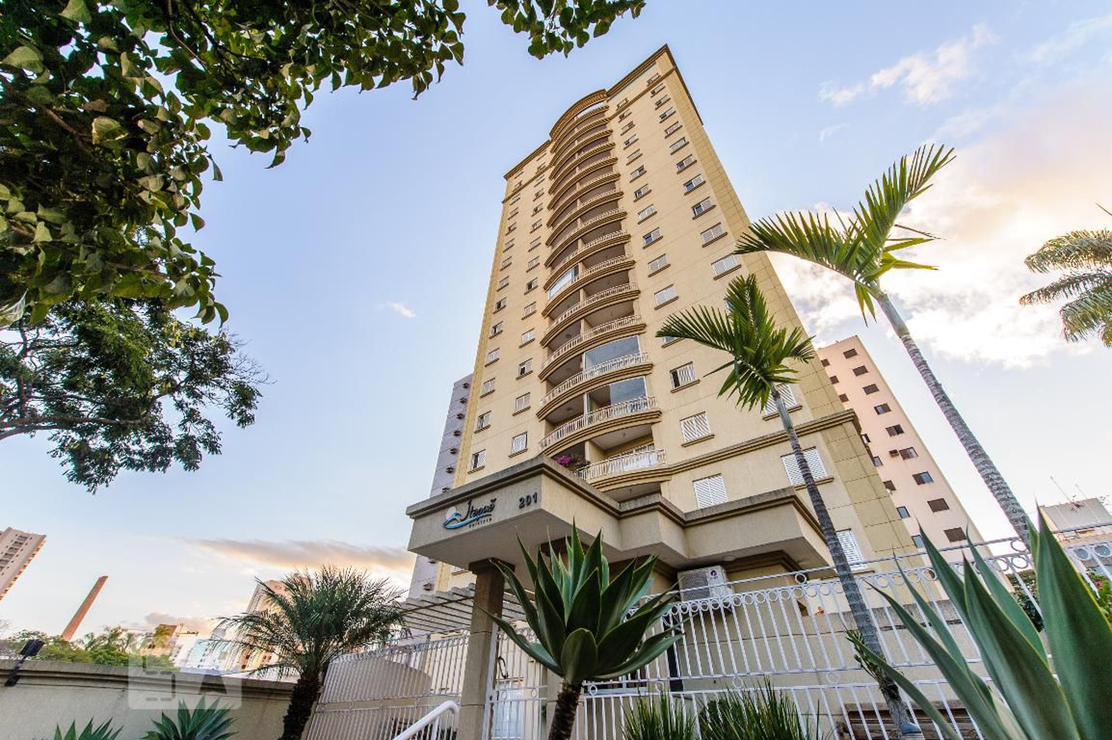 Fachada do Prédio Condomínio em Rua Barão de Atibaia, 201