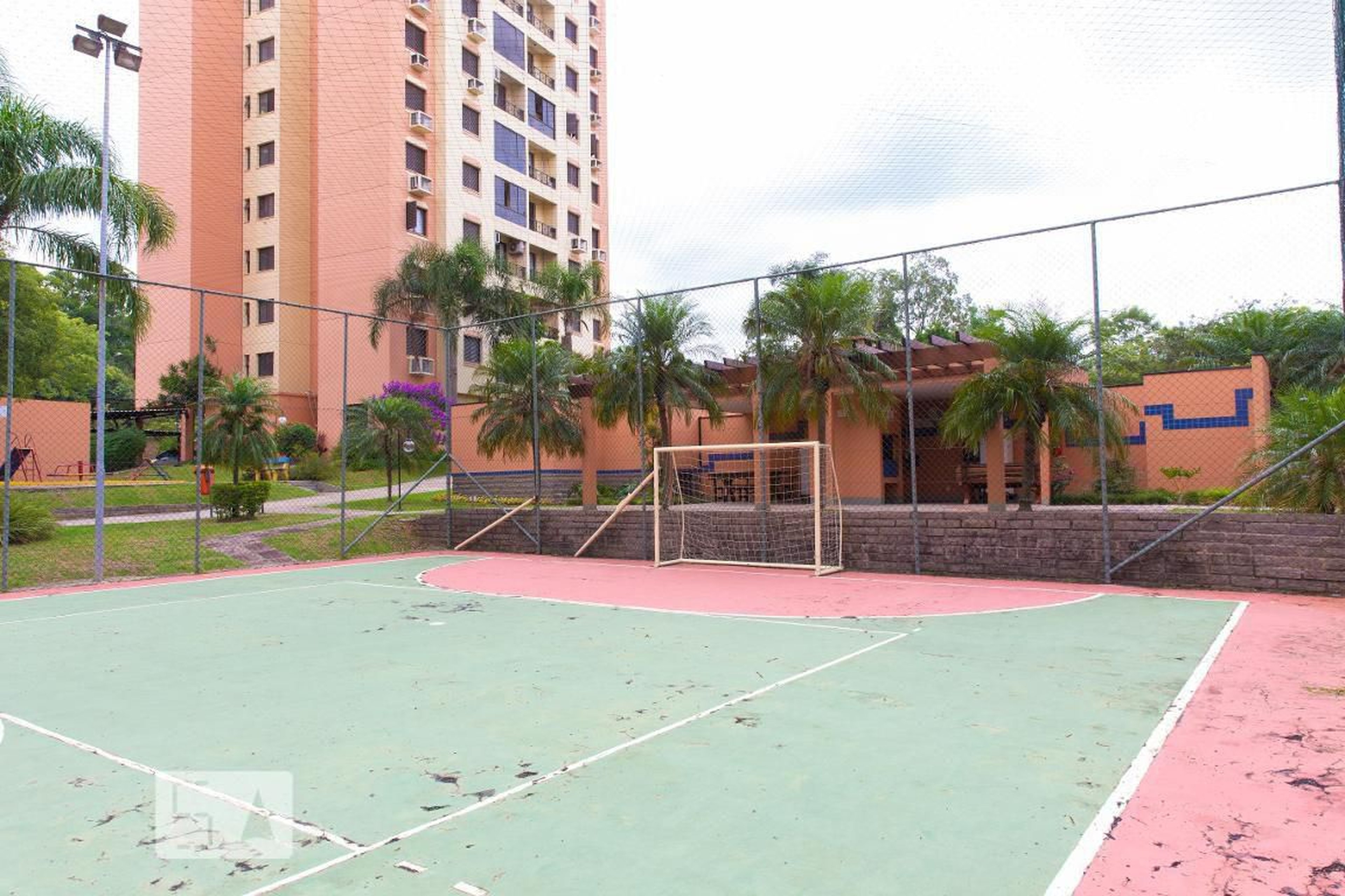 Quadra Esportiva Condomínio em Avenida Protásio Alves, 7157