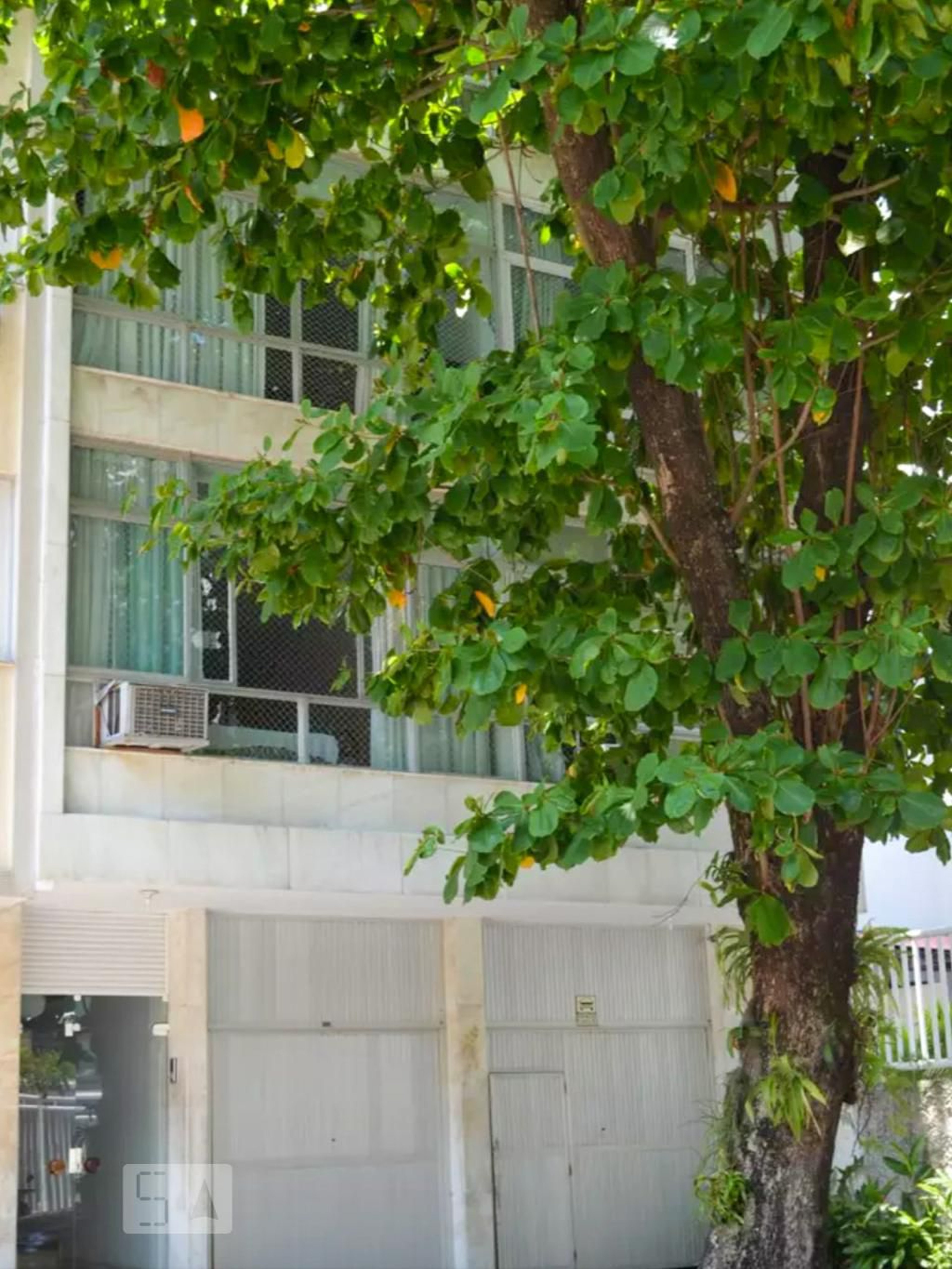 Fachada do Prédio Condomínio em Rua Barão da Torre, 666