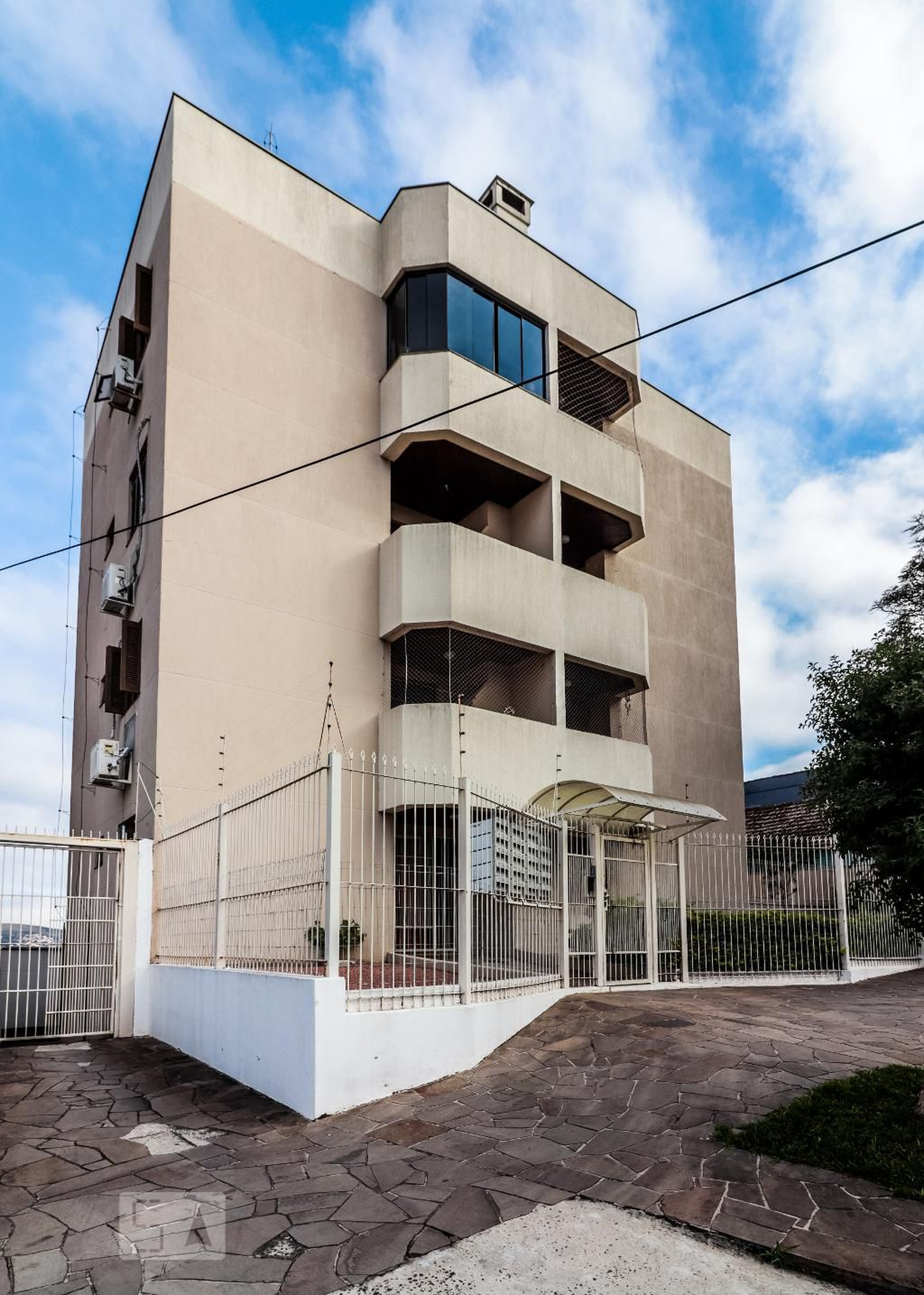 Fachada Condomínio em Rua Caldre e Fião, 603