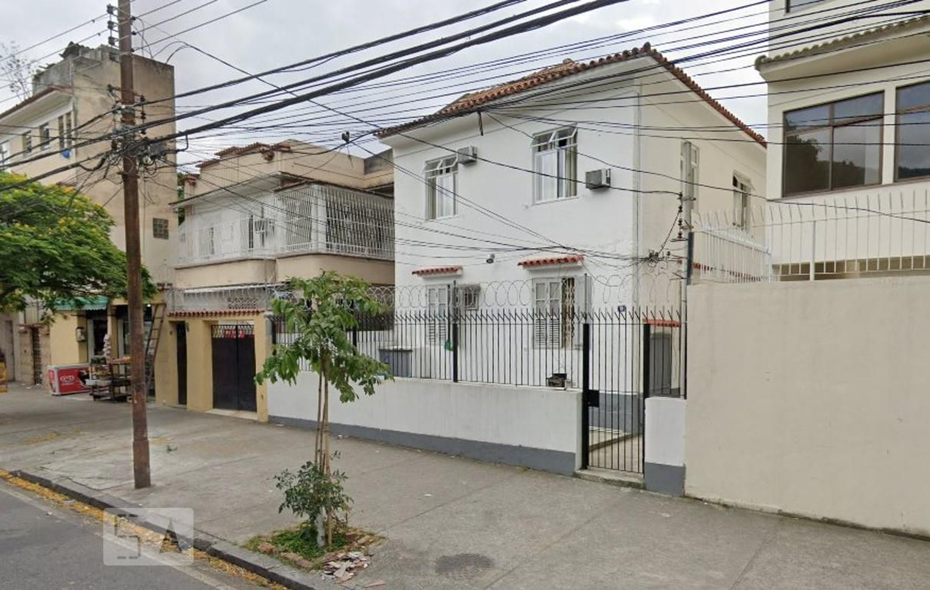 Fachada Condomínio em Rua Verna de Magalhães, 180