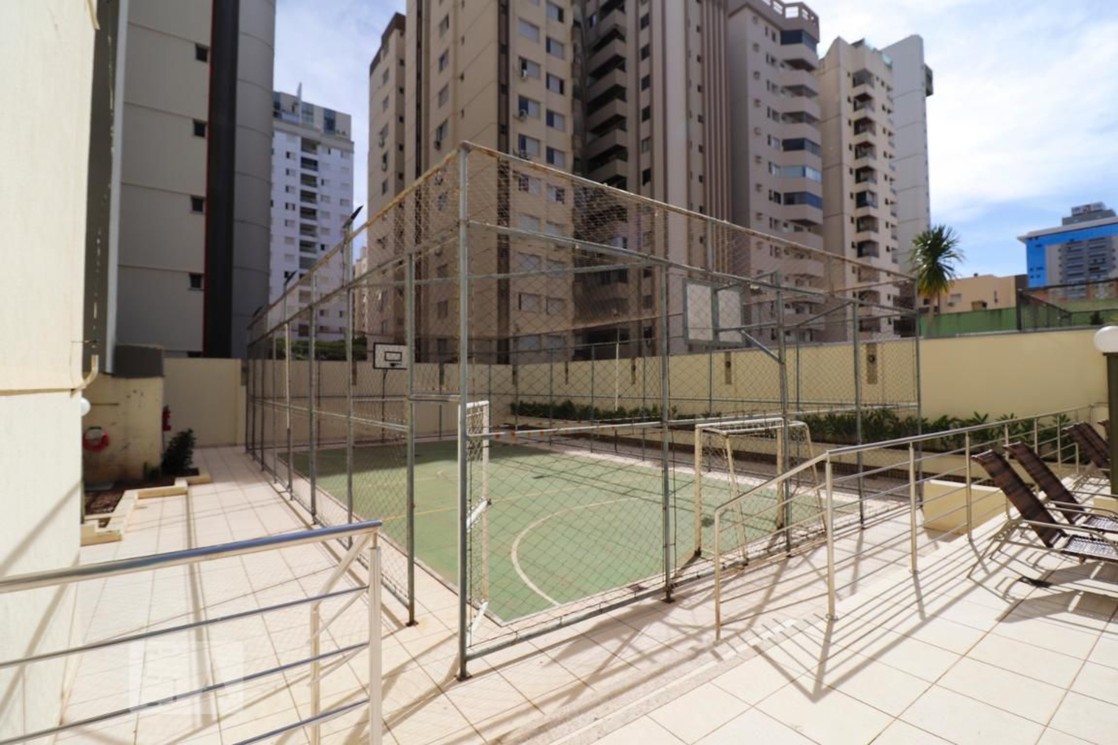 Quadra Esportiva - Hugo Hamilton