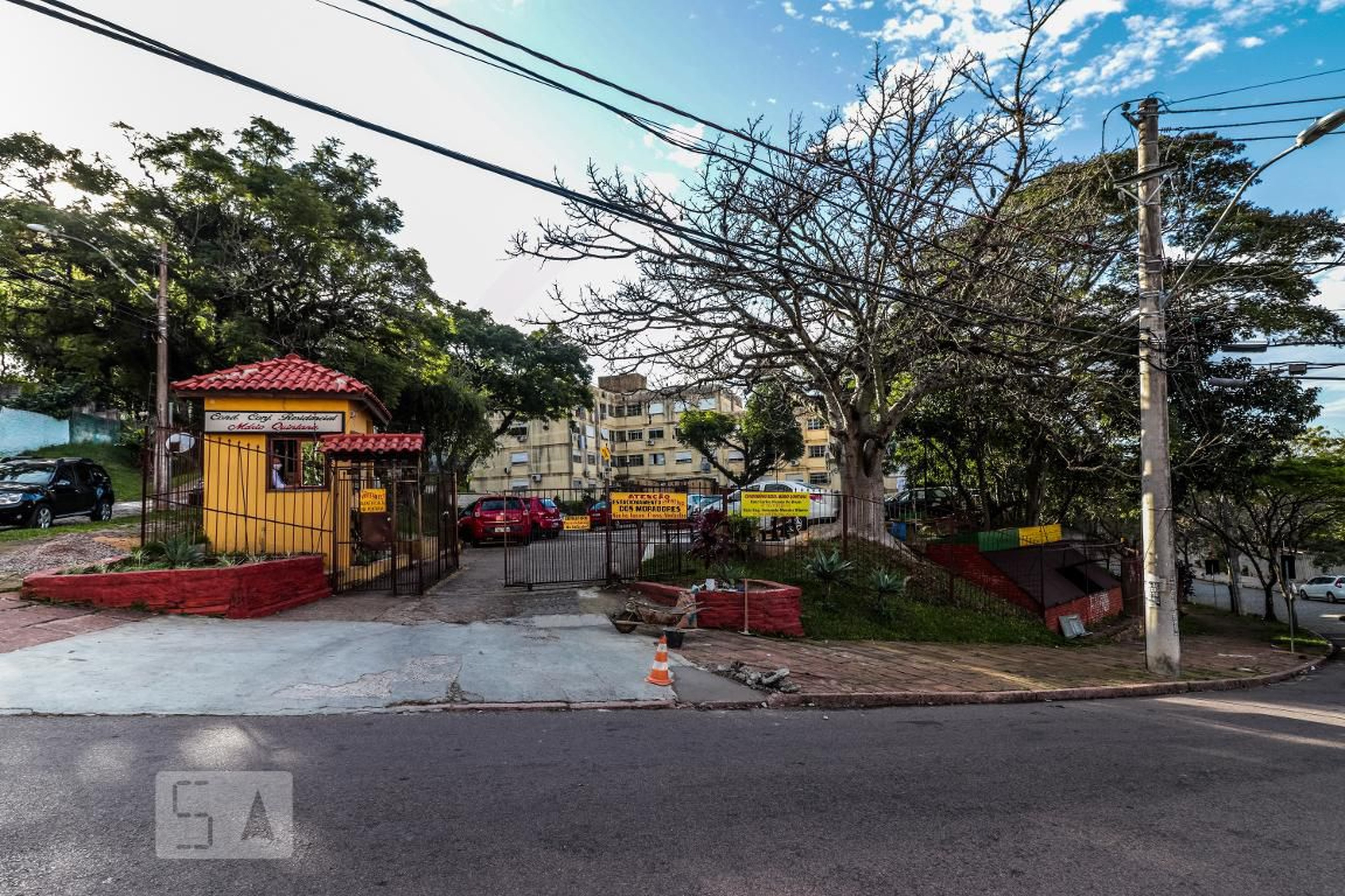 Fachada do Condomínio Condomínio Mario Quintana