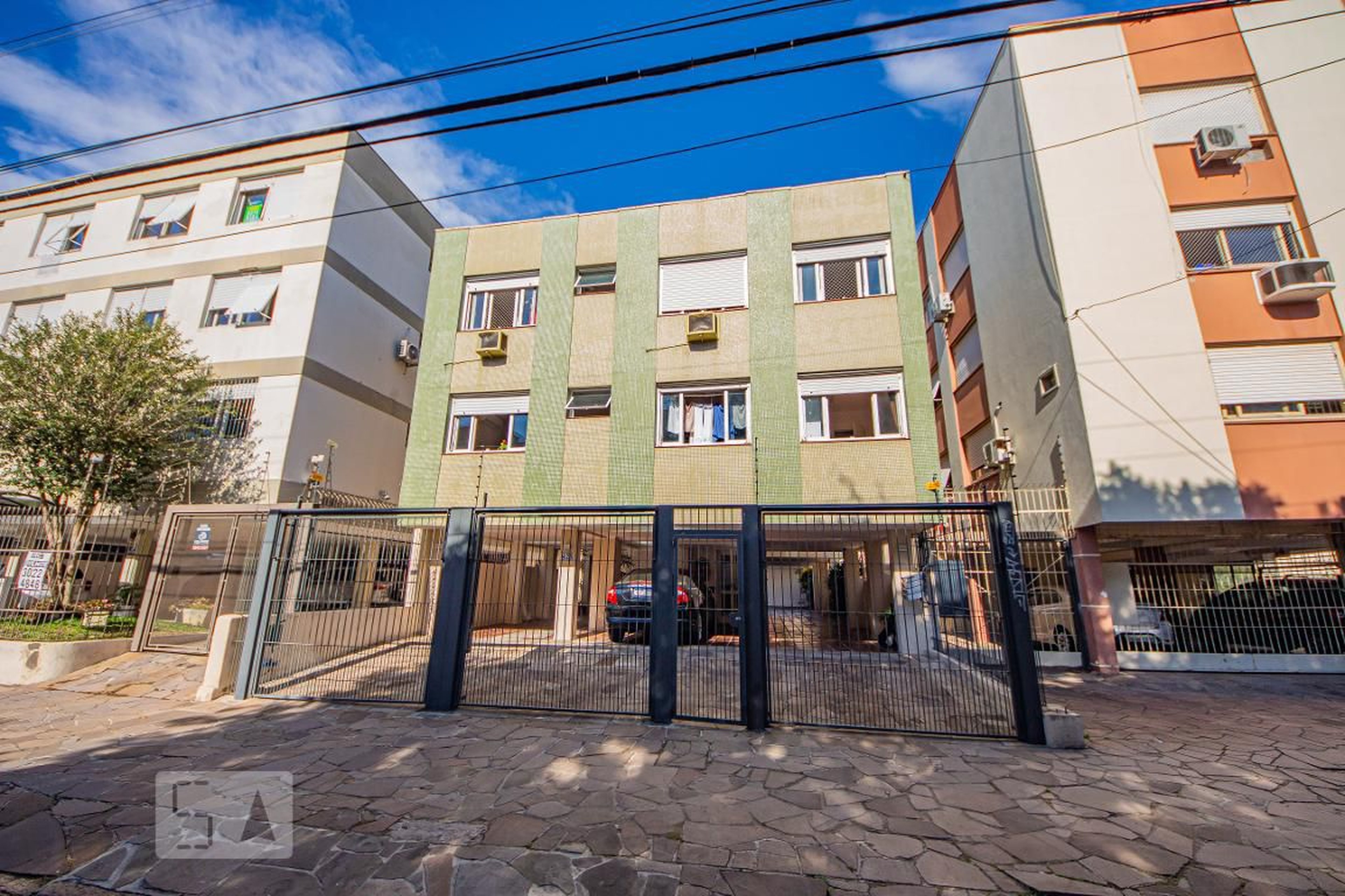 Fachada do Condomínio Condomínio Porto Belo