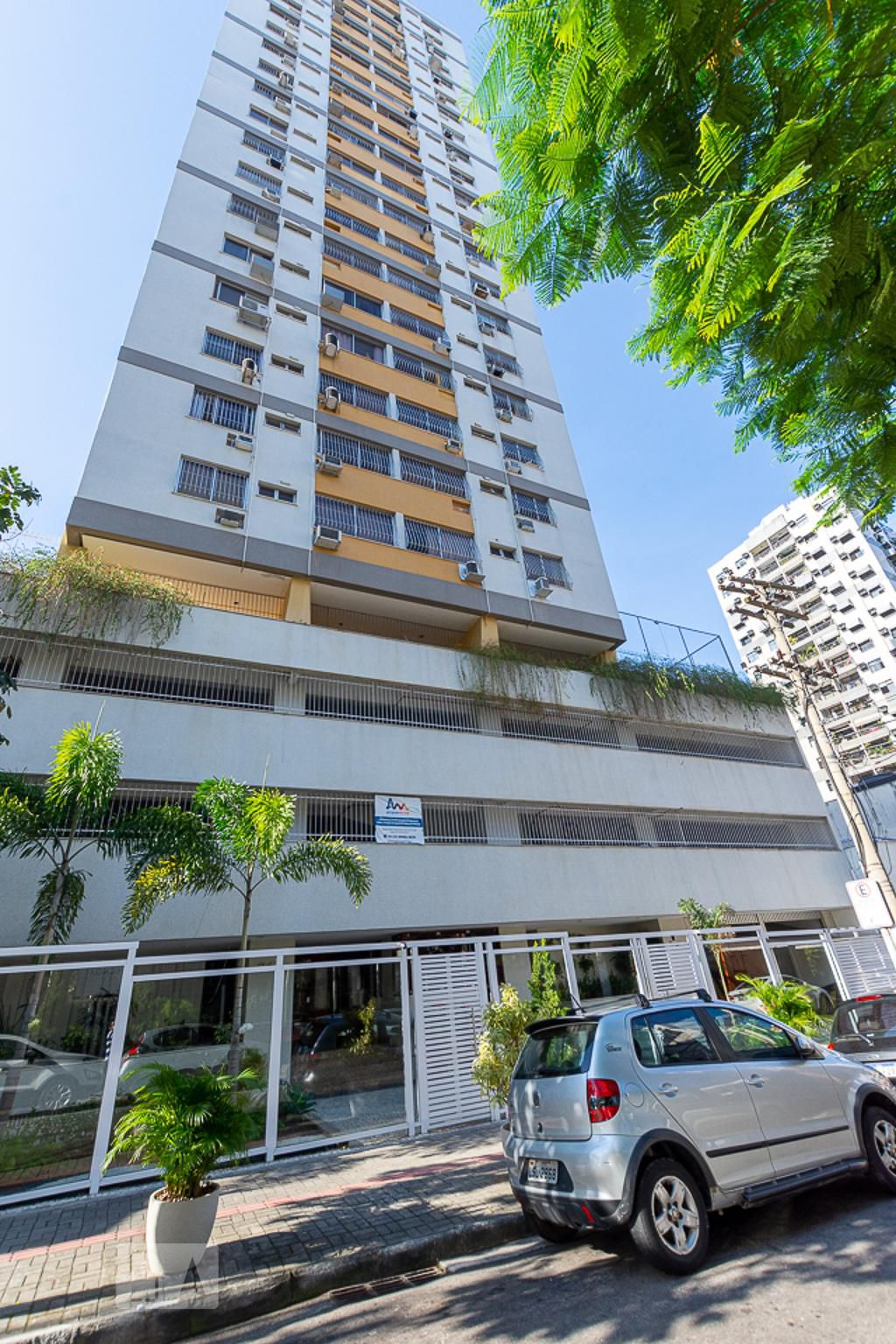 Fachada do Condomínio Condomínio Chateam D'Avignon