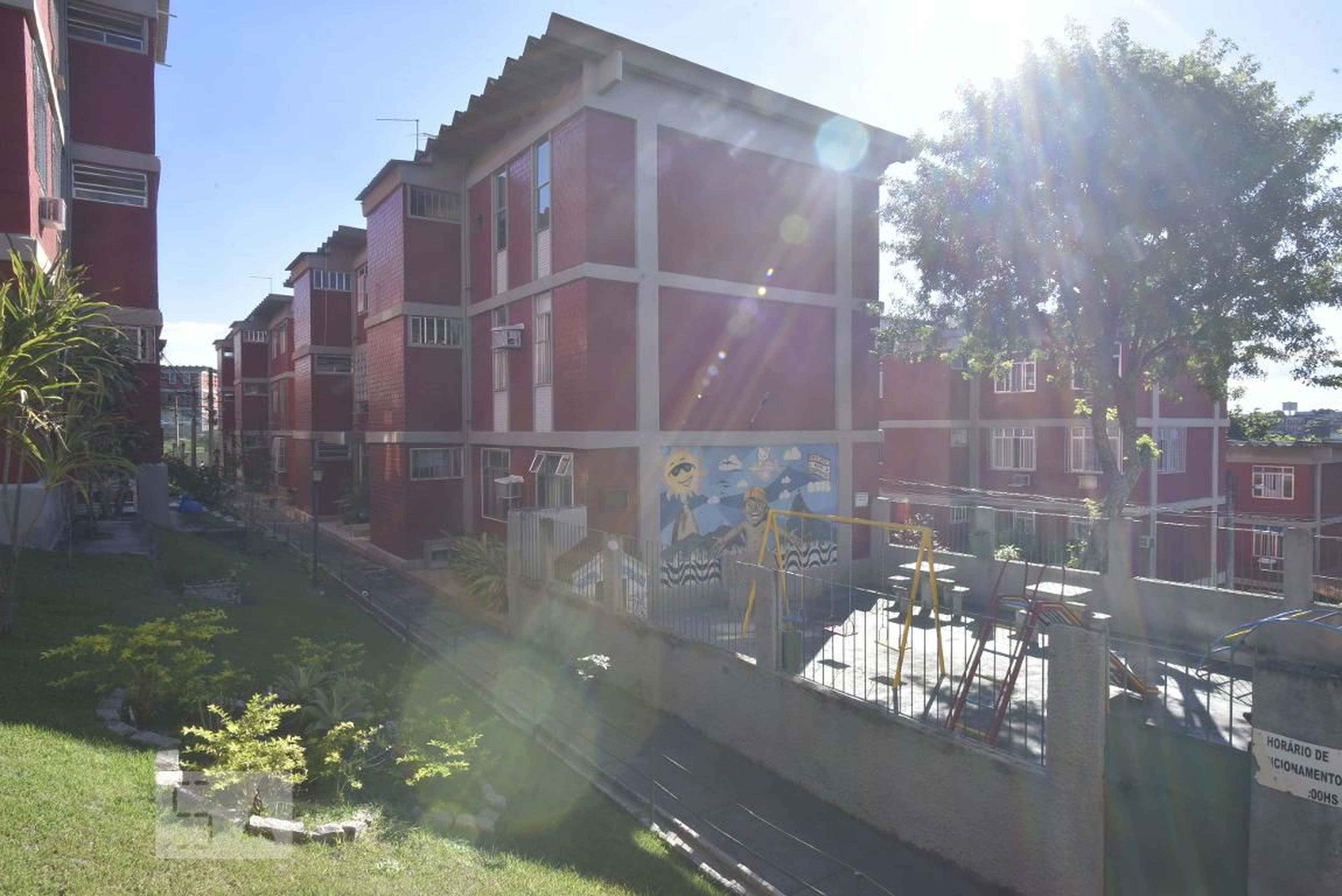 Fachada Condomínio em Rua Altinópolis, 44