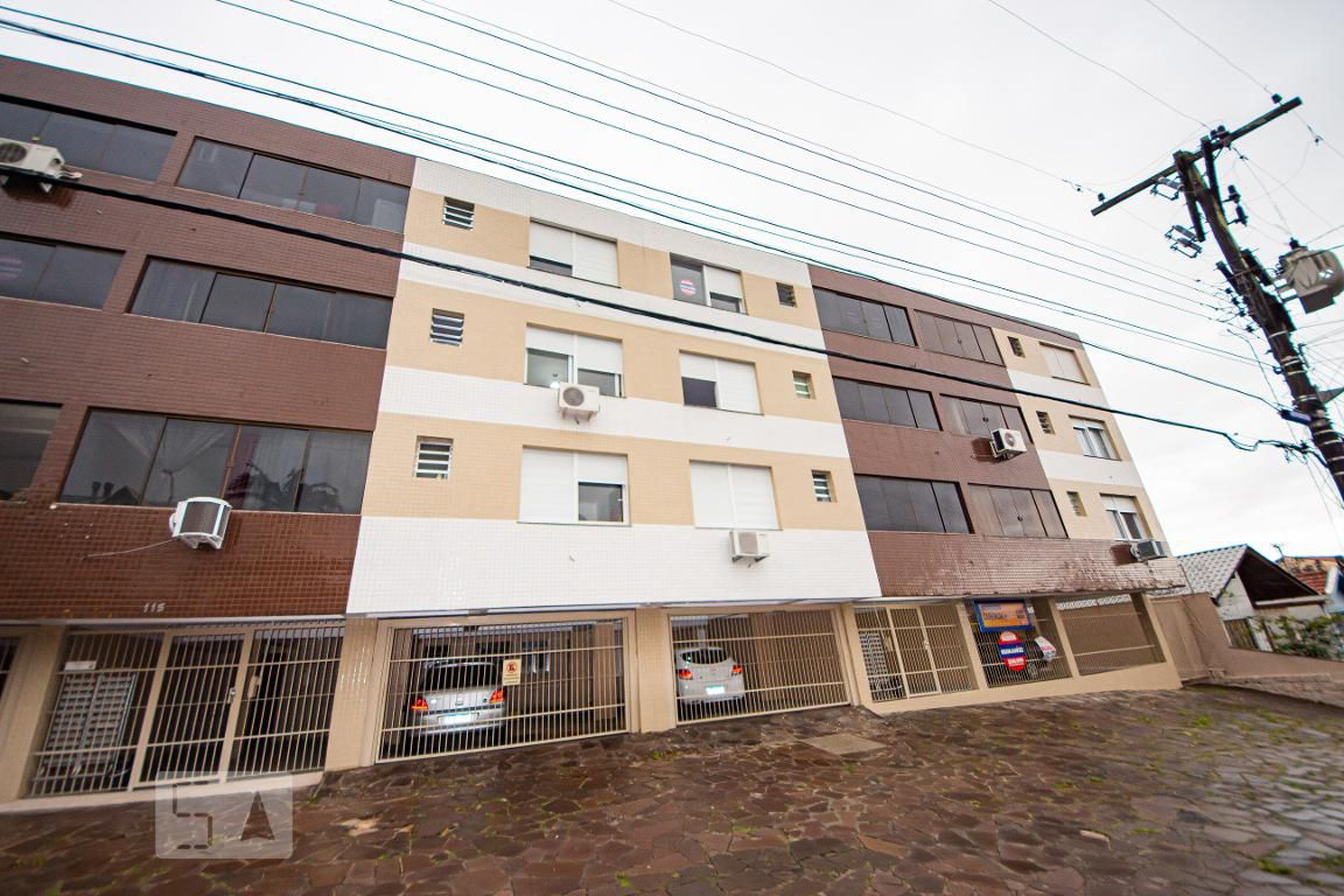 Fachada Condomínio em Avenida Engenheiro José Maria de Carvalho, 115