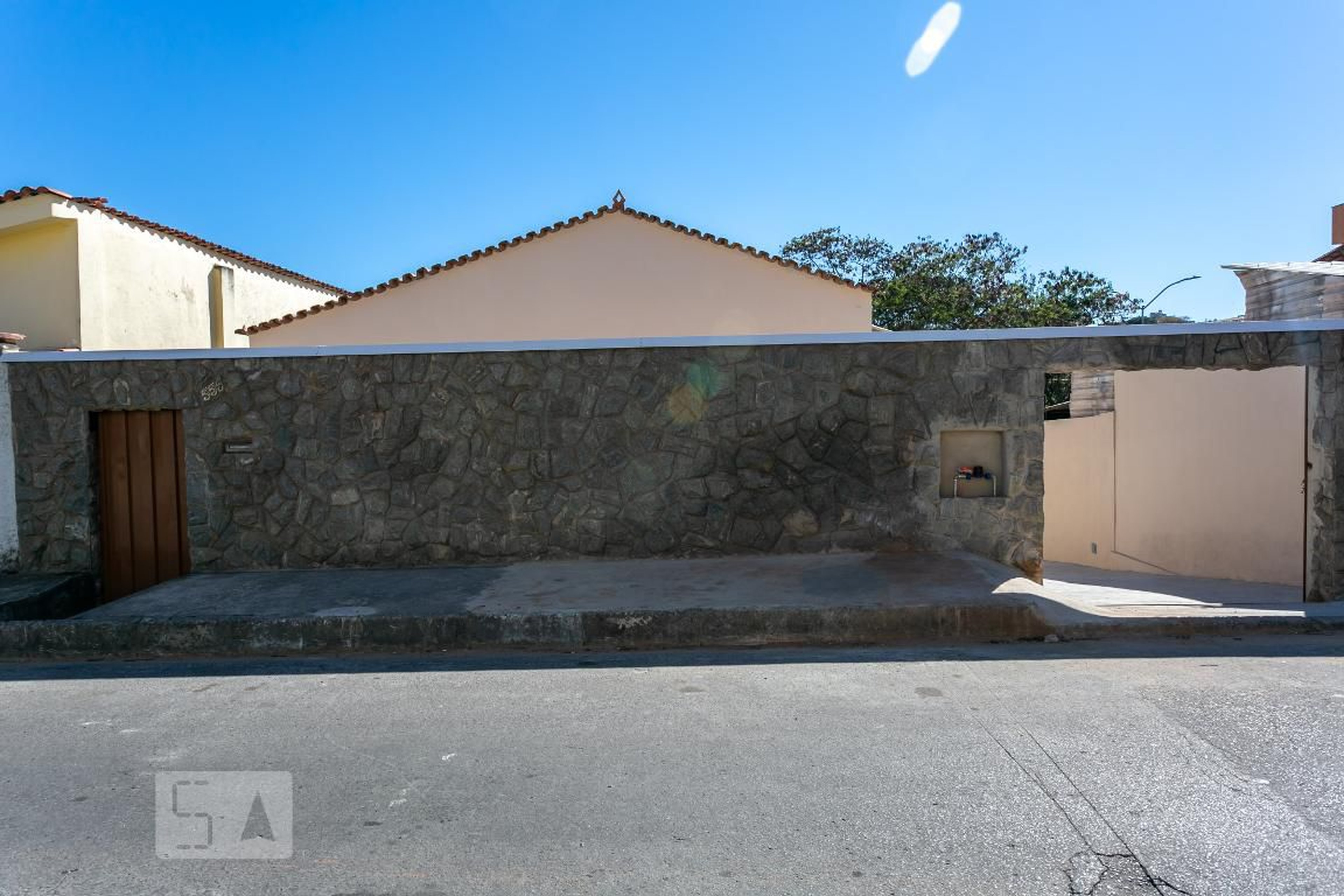 Fachada Condomínio em Rua Cocaes, 555