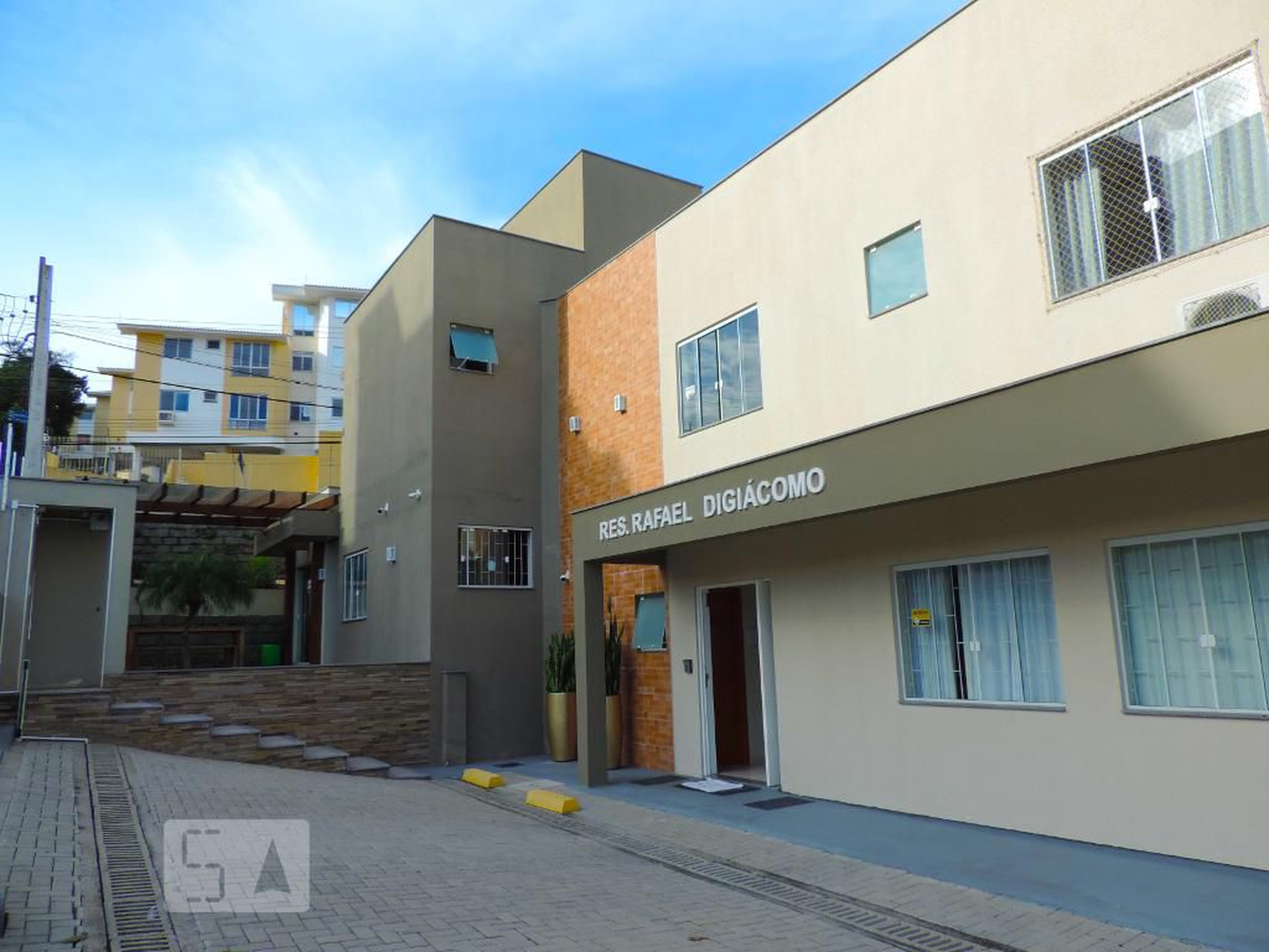 Fachada Condomínio em Rua João Motta Espezim, 840