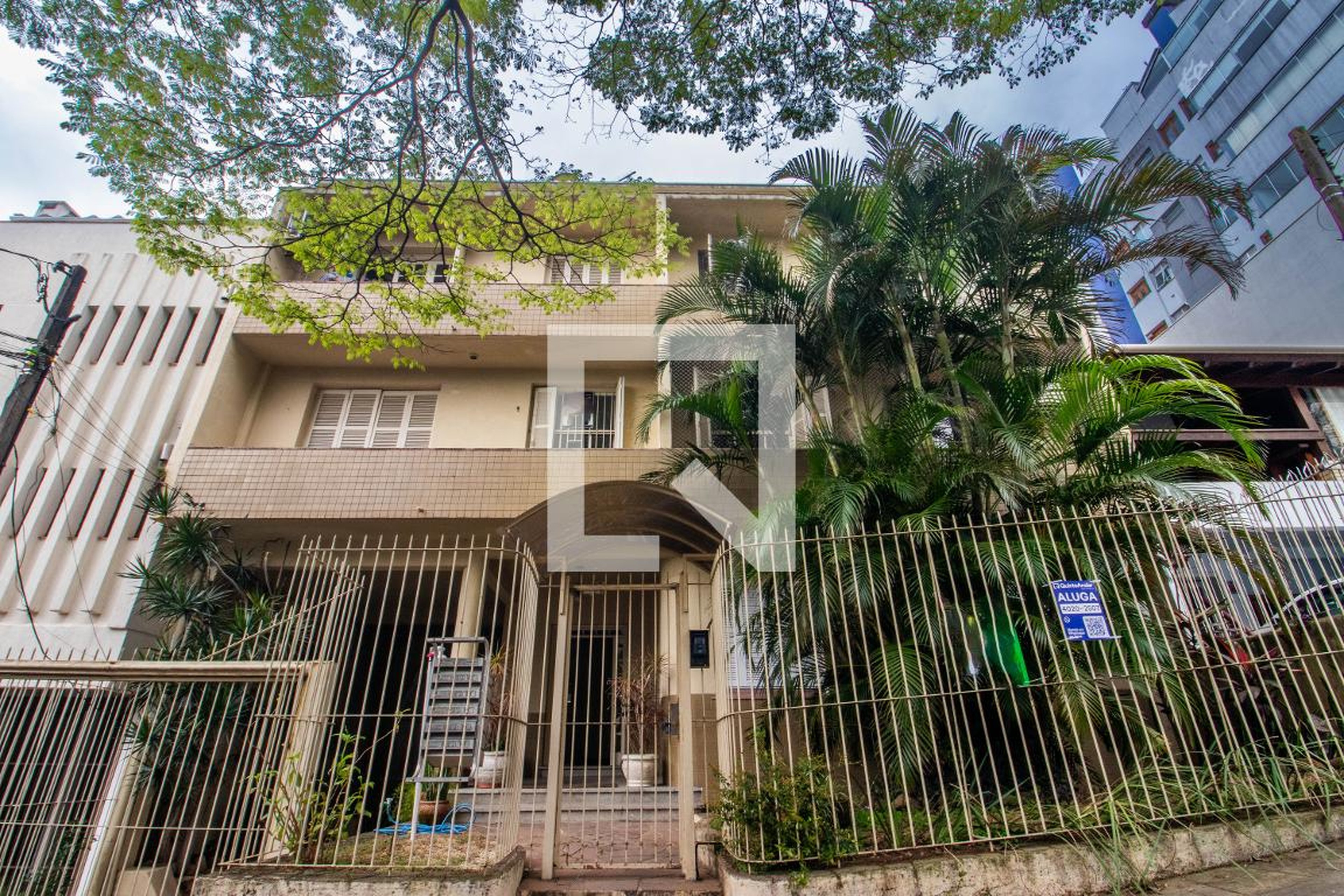 Fachada Condomínio em Rua Casemiro de Abreu, 864