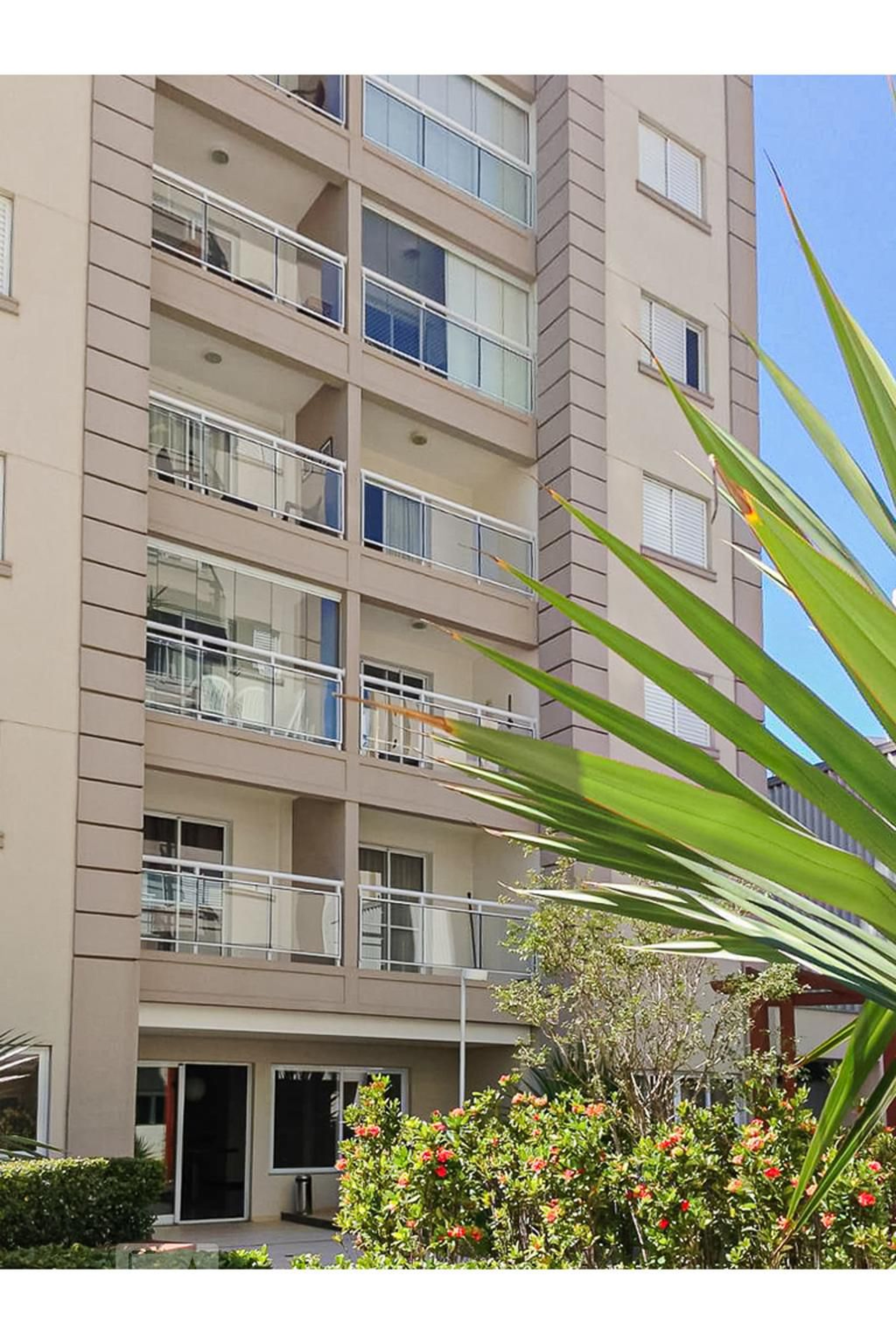 Fachada Condomínio em Rua Doutor Ivo Define Frasca, 22