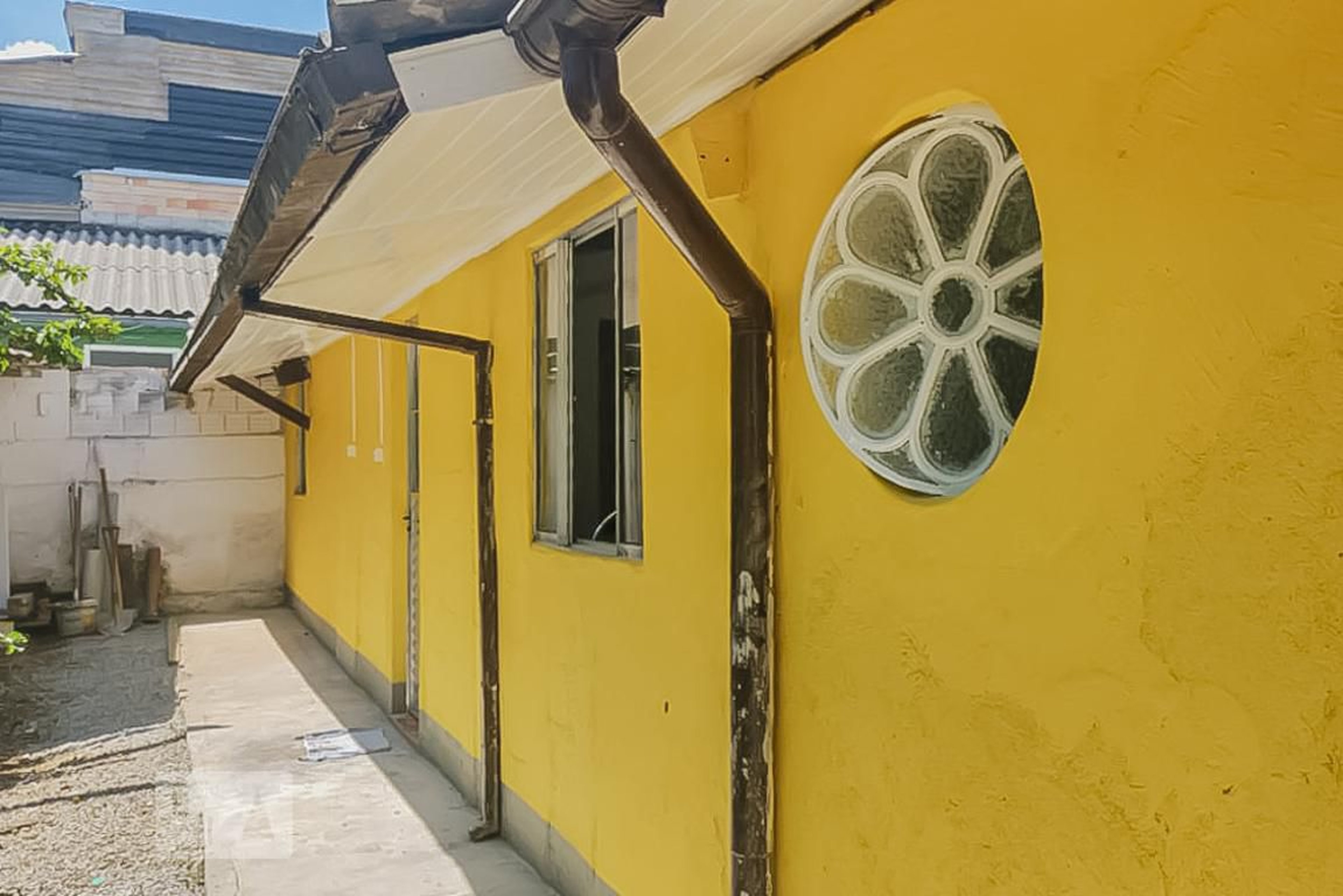 Fachada Condomínio em Rua dos Coqueiros, 608