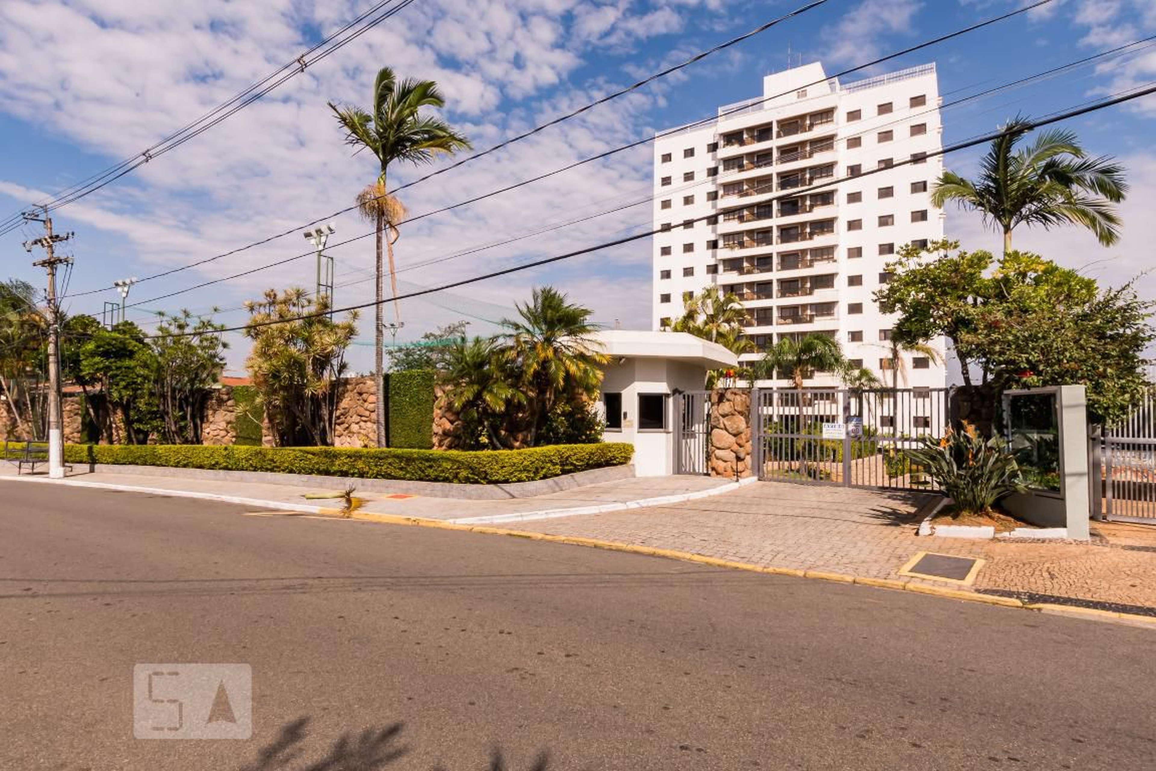 Fachada do Condomínio Condomínio em Rua Francisco Pereira Coutinho, 110