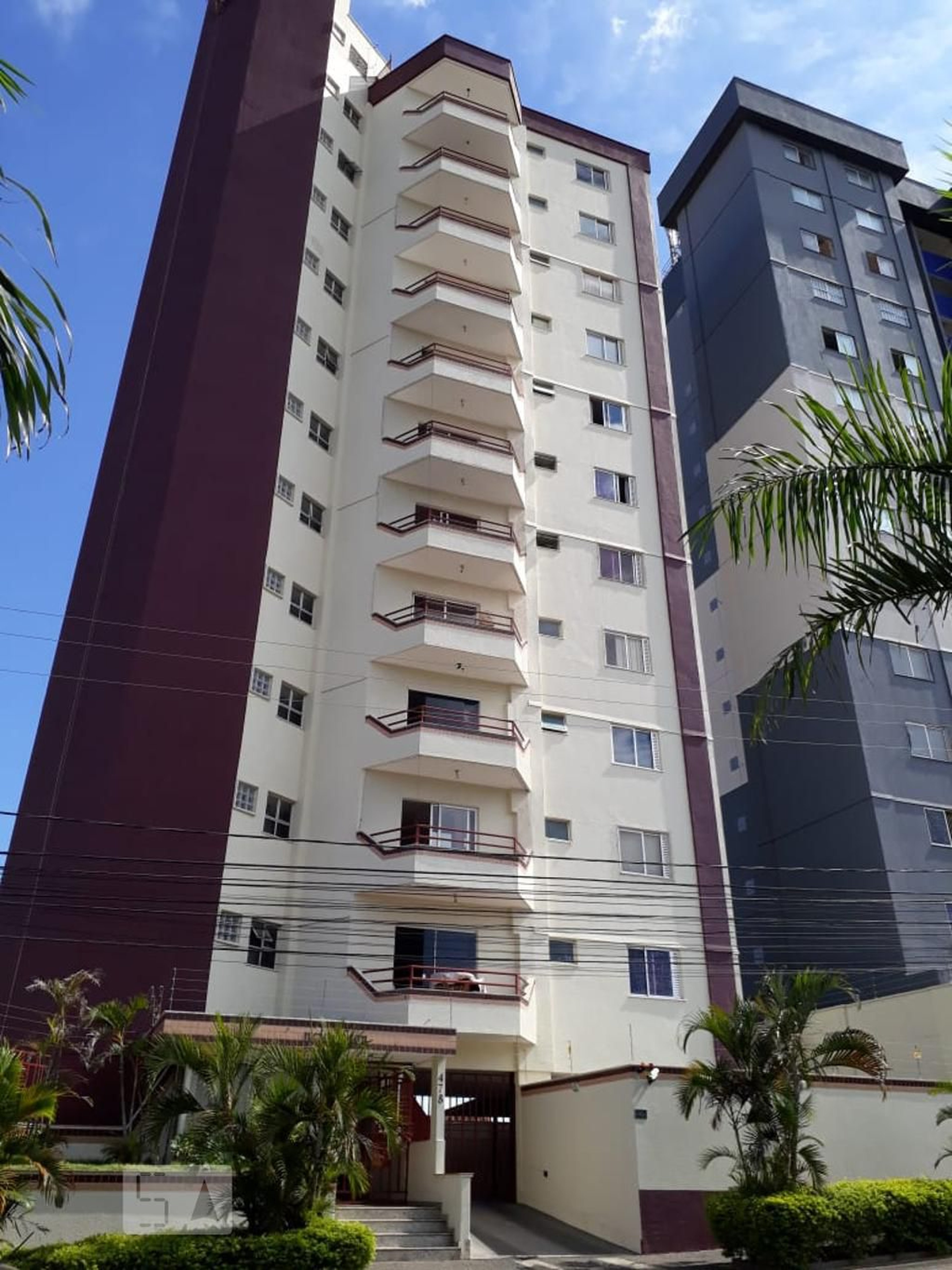 Fachada Condomínio em Avenida 2ª Radial, 494