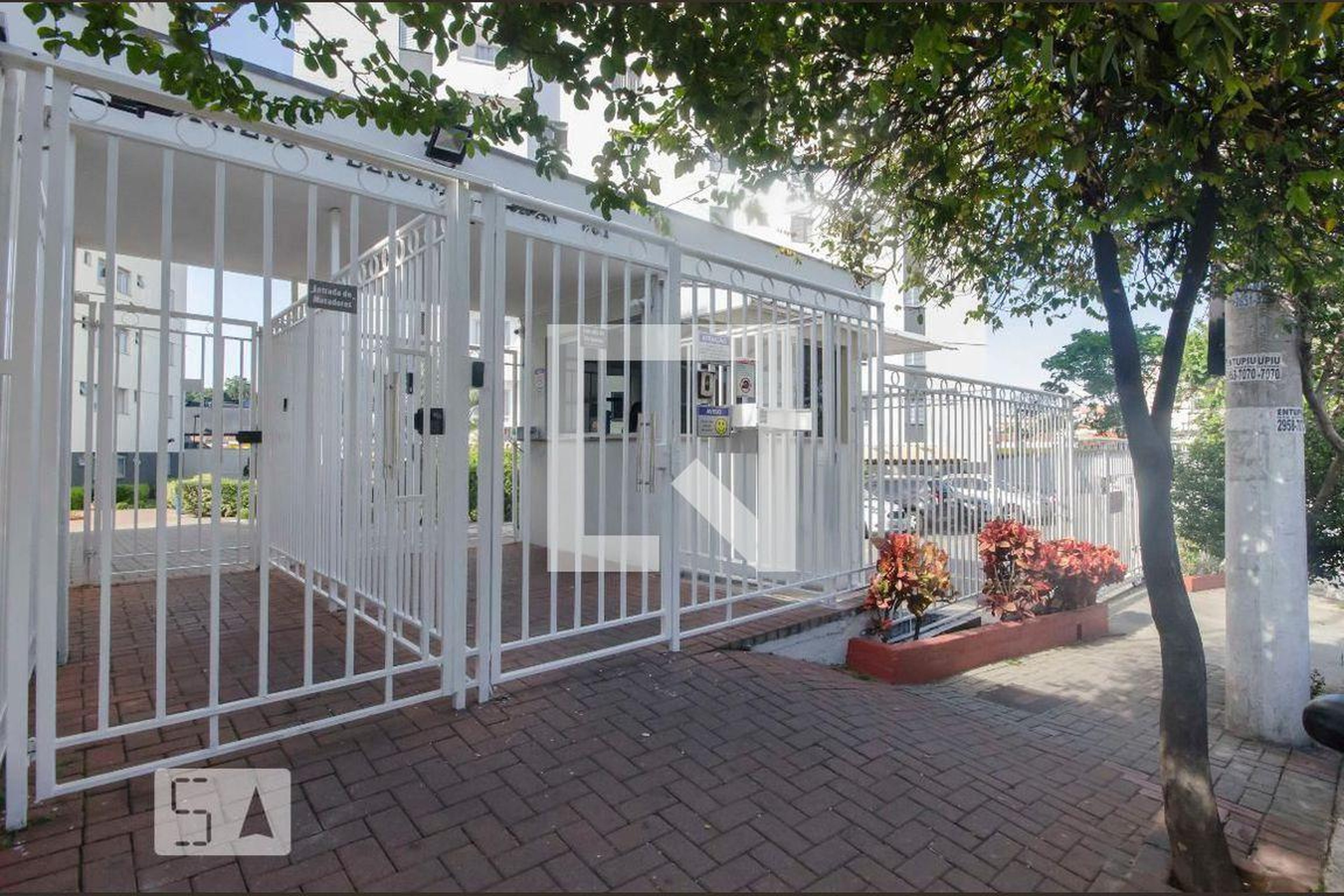 fachada Condomínio em Rua Padre João Gualberto, 251