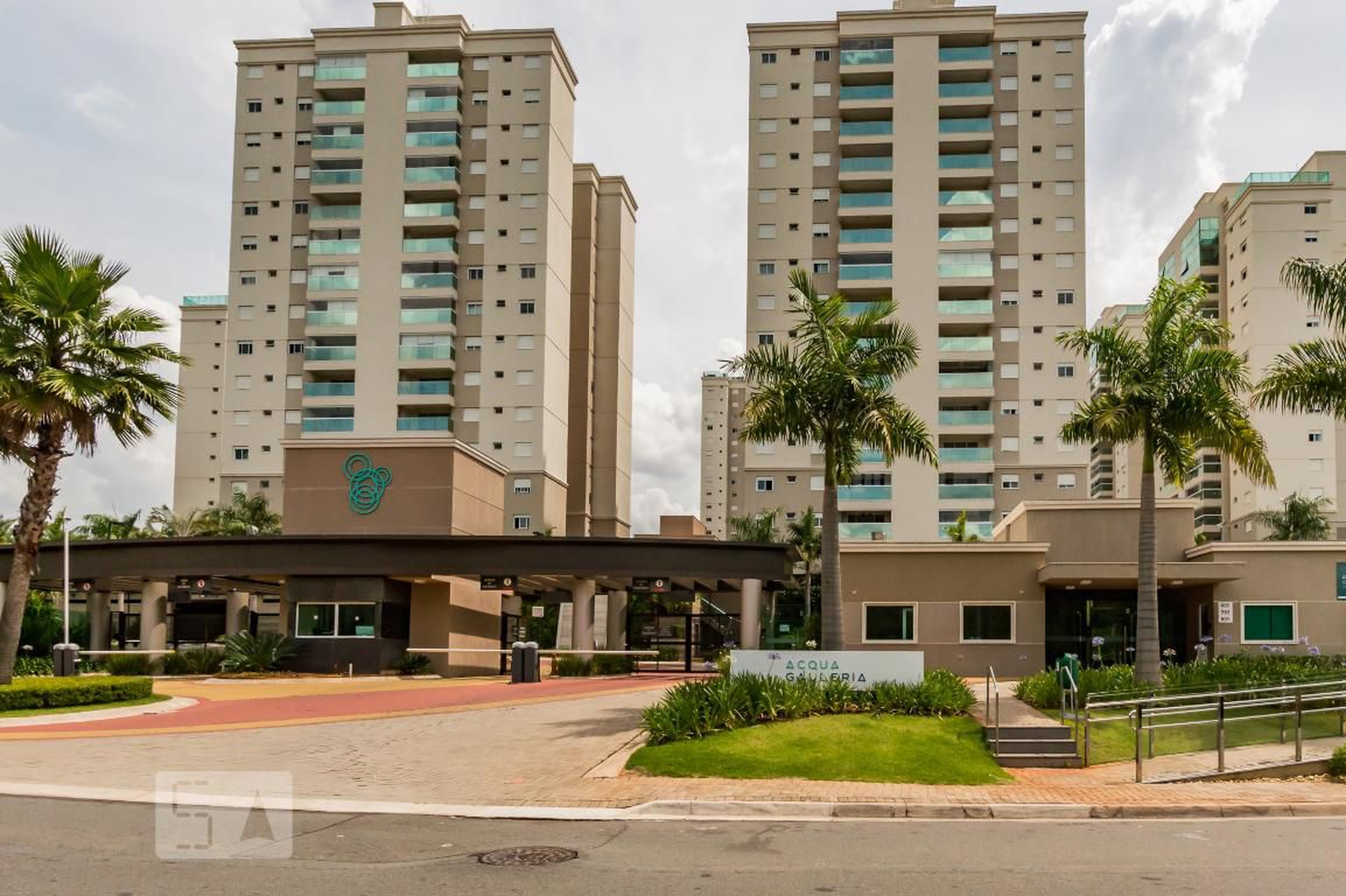 Fachada do Condomínio Condomínio Acqua Galleria