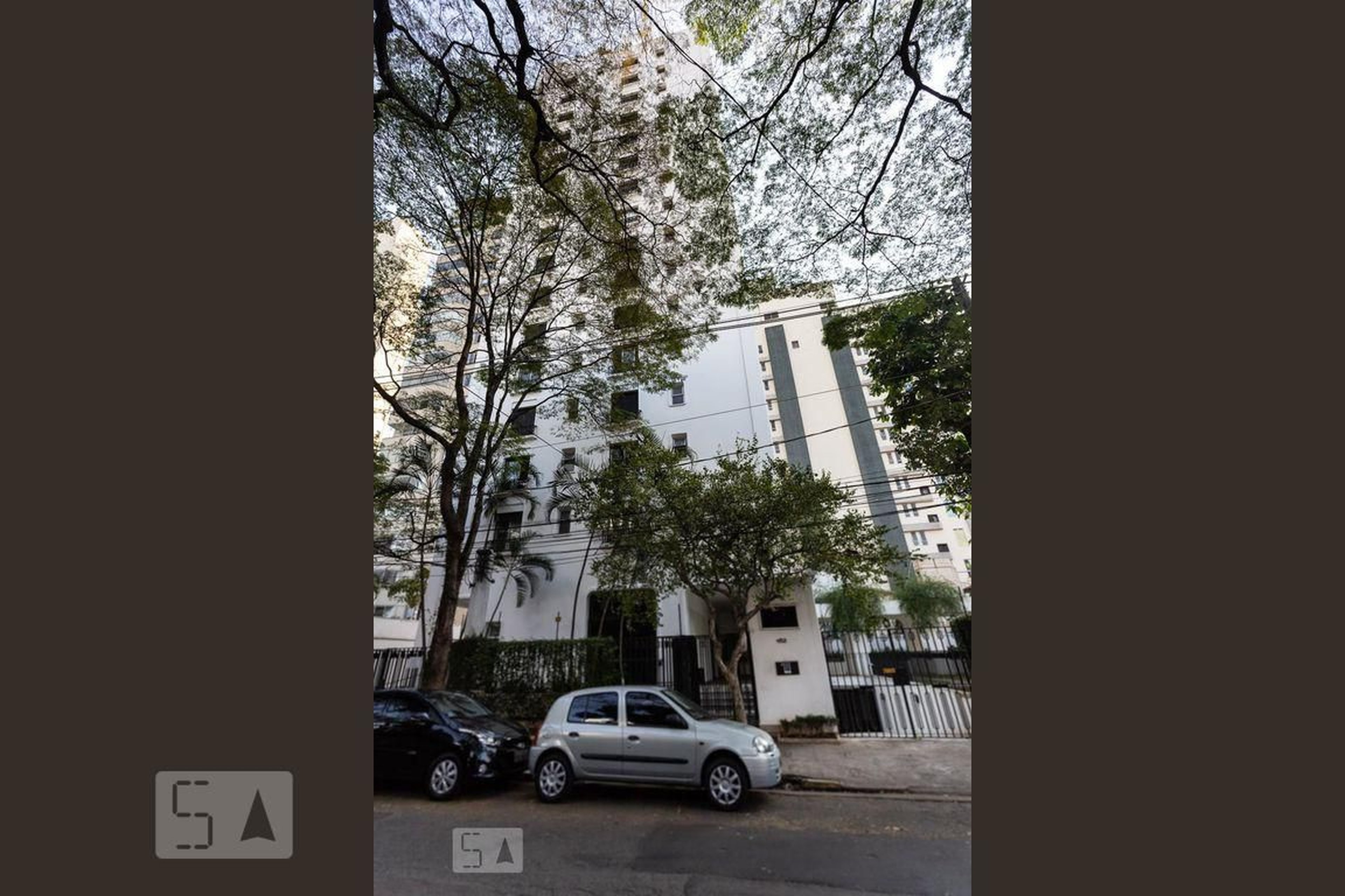 Fachada Condomínio em Rua João Lourenço, 655