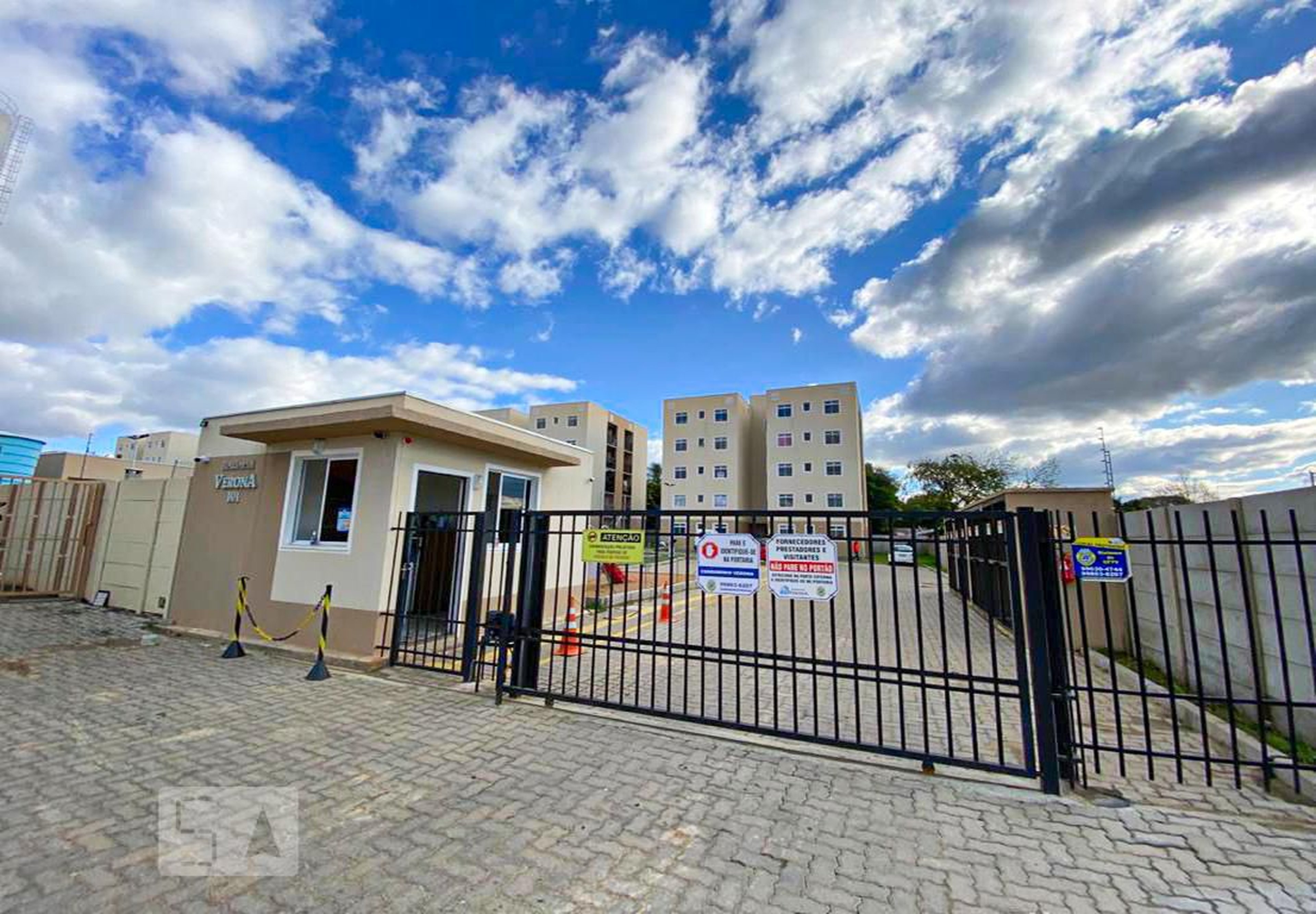 Fachada Condomínio em Rua Pontes de Miranda, 56