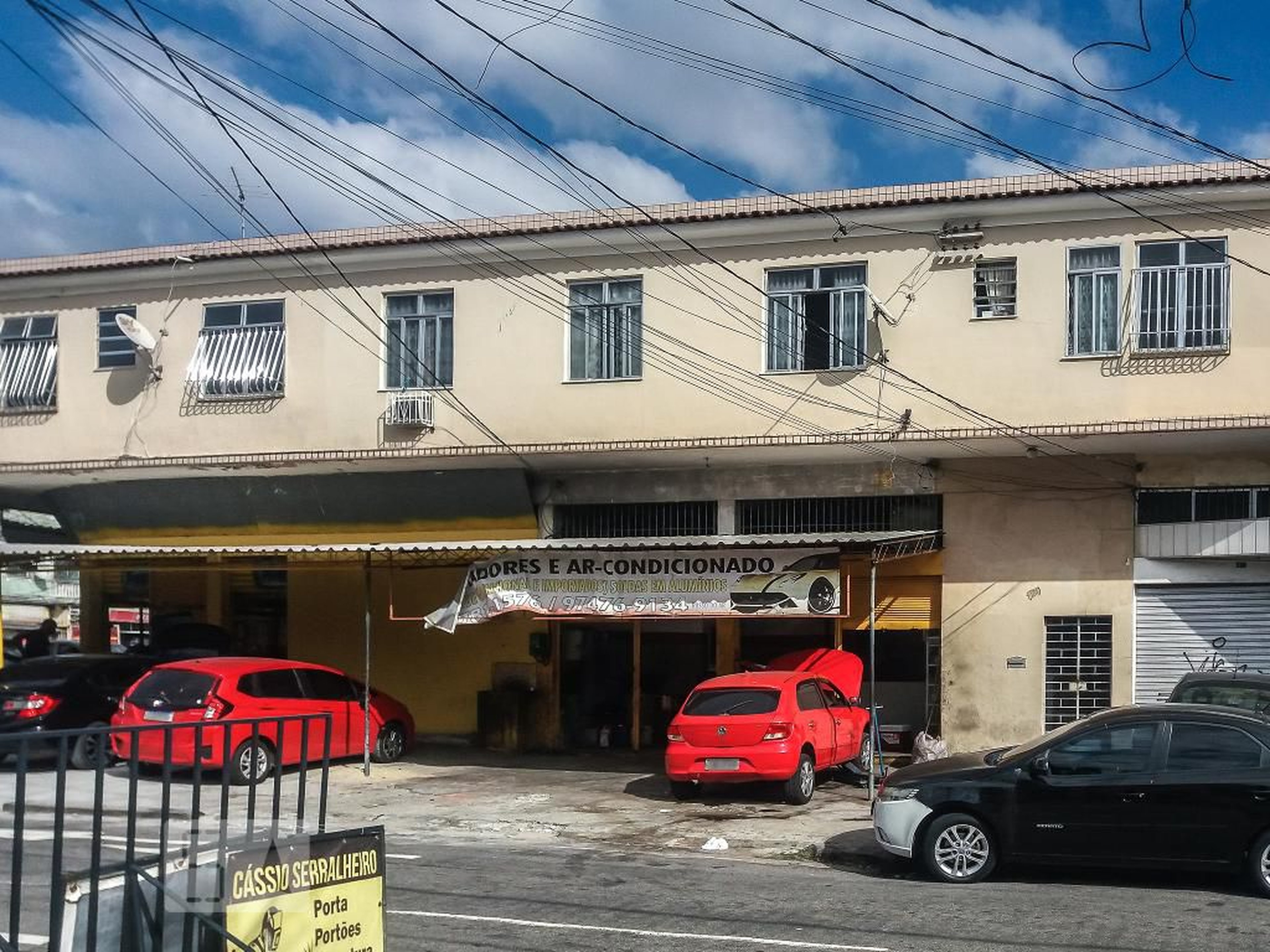 Fachada do Prédio Condomínio em Rua Cambuci do Vale, 120