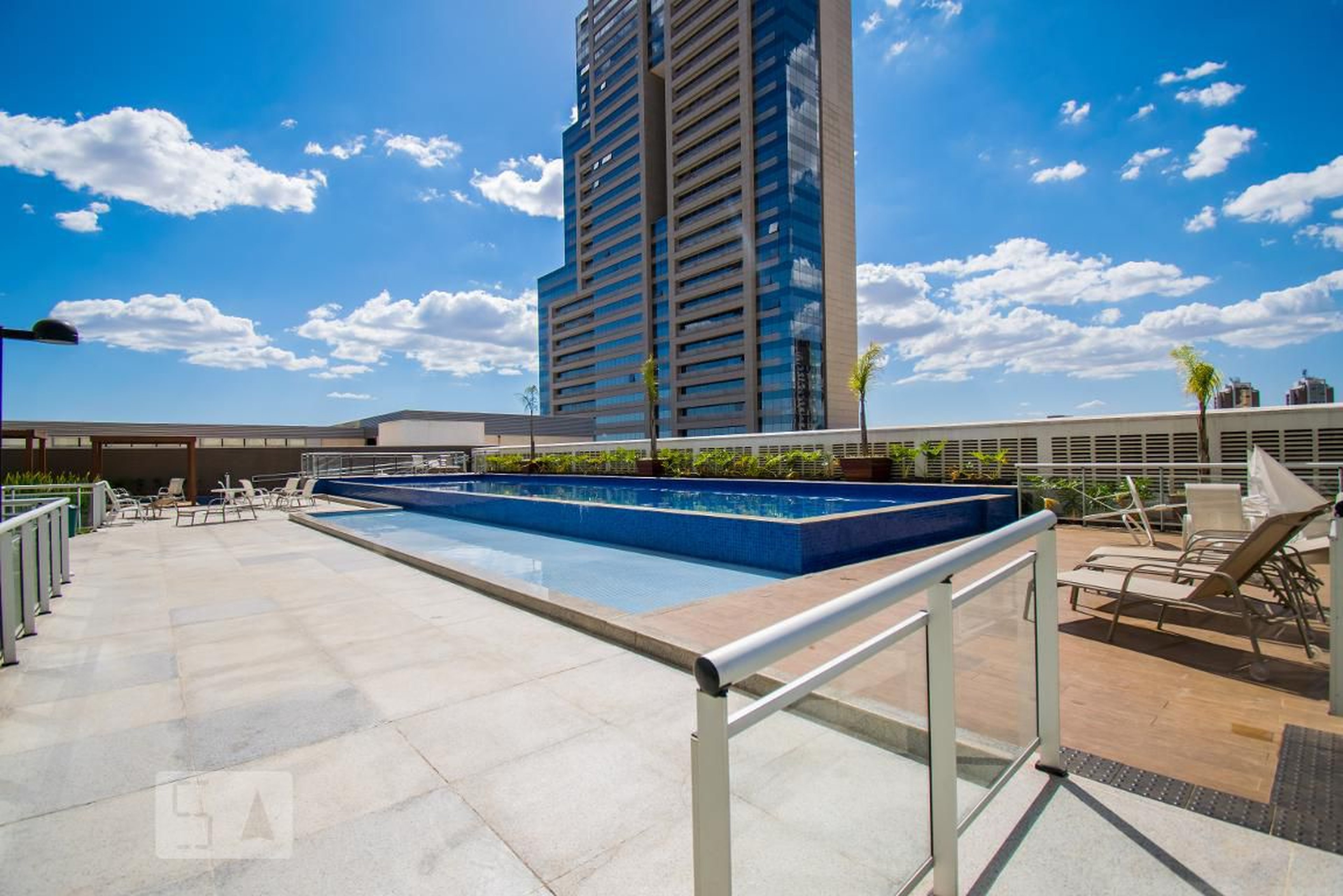 Piscina - DF Century Plaza