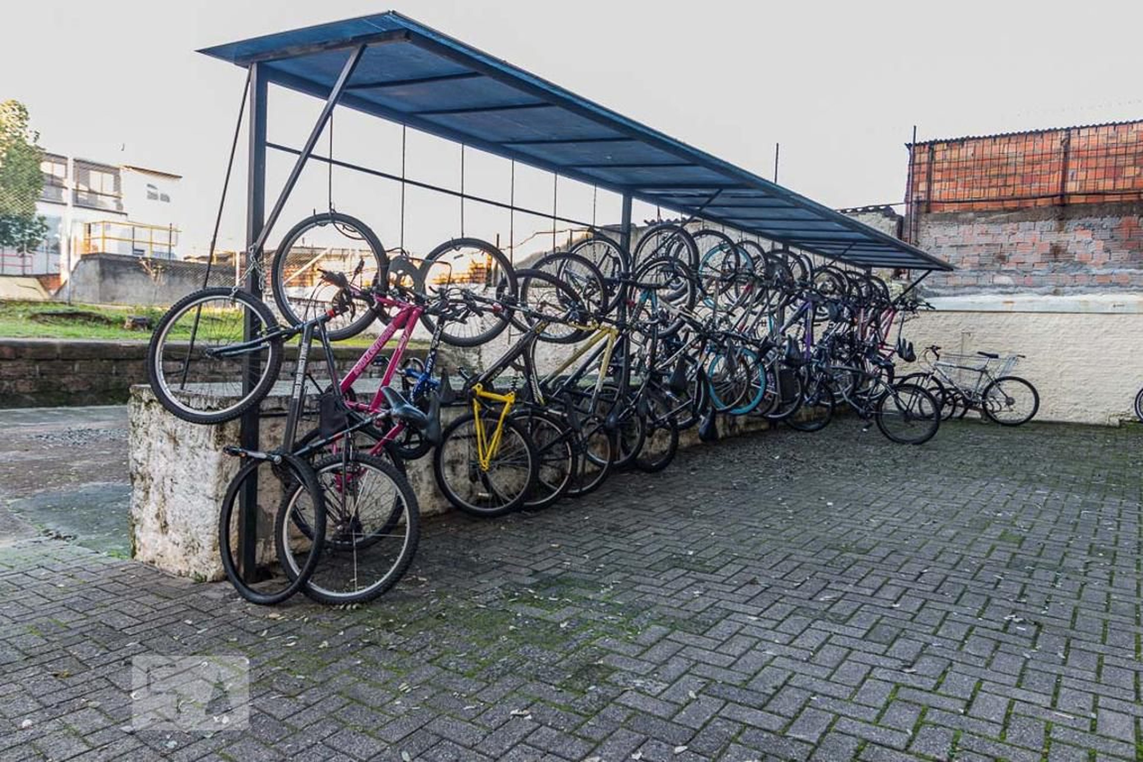 bicicletario - Conjunto Habitacional Pereira Neto