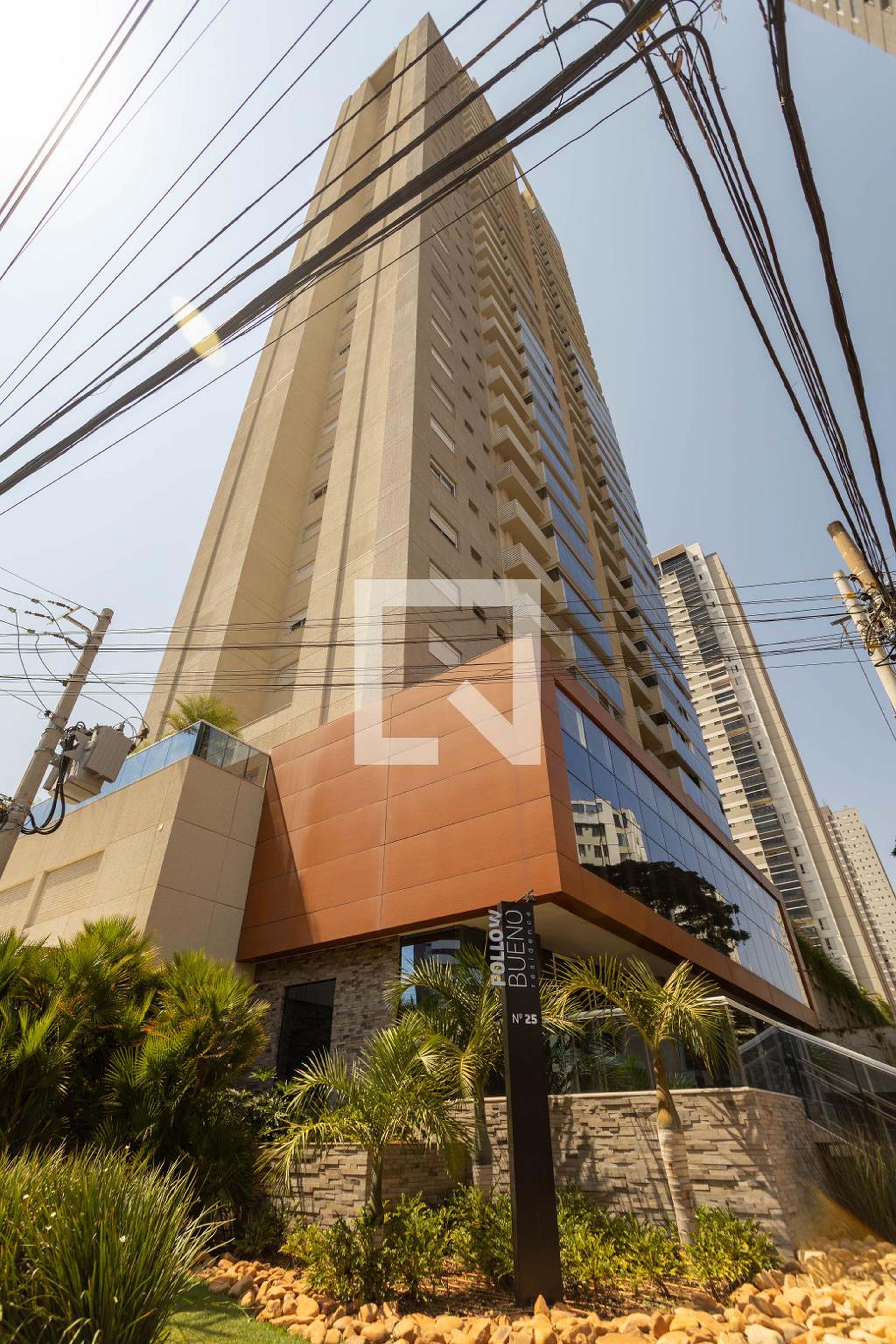 Fachada do Condomínio Condomínio Follow Bueno Residence