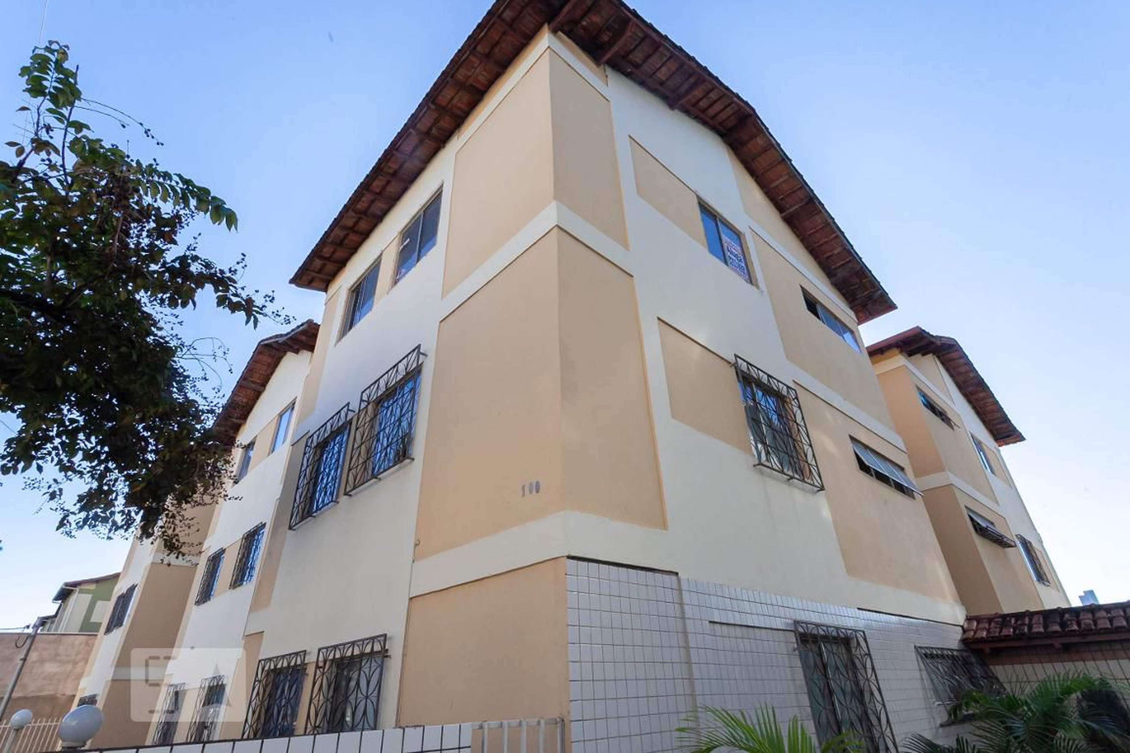 Fachada Condomínio em R. Aspásia, 100