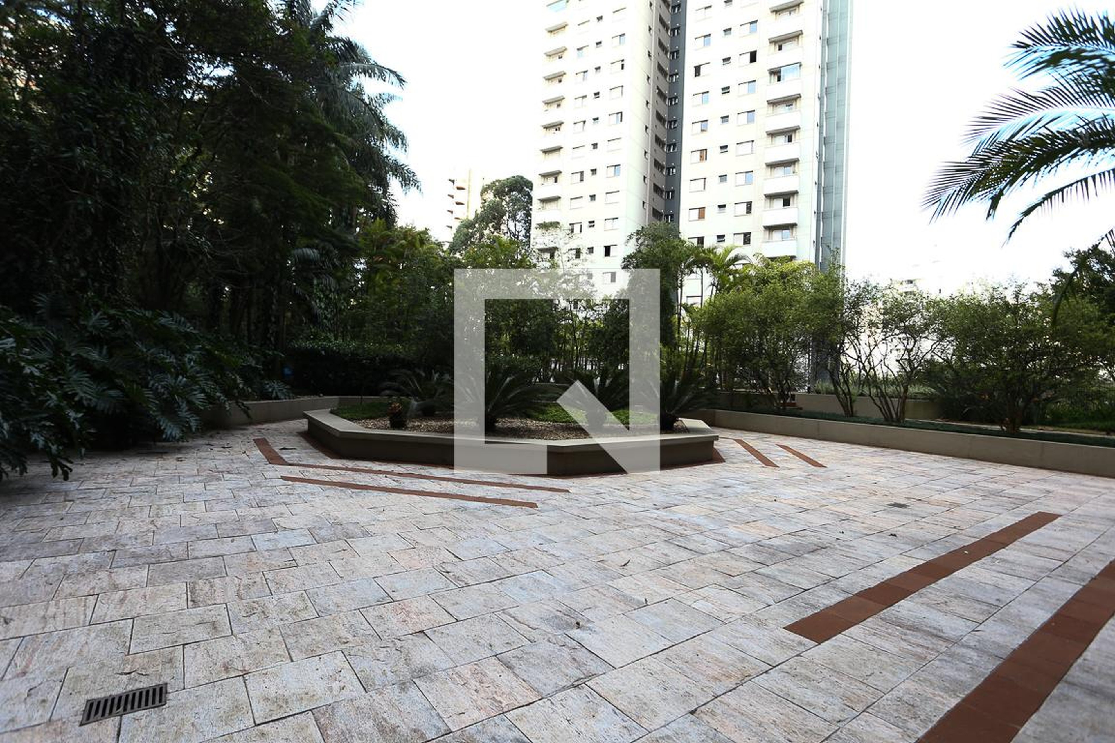 Fachada do Condomínio Edifício Marc Chagall