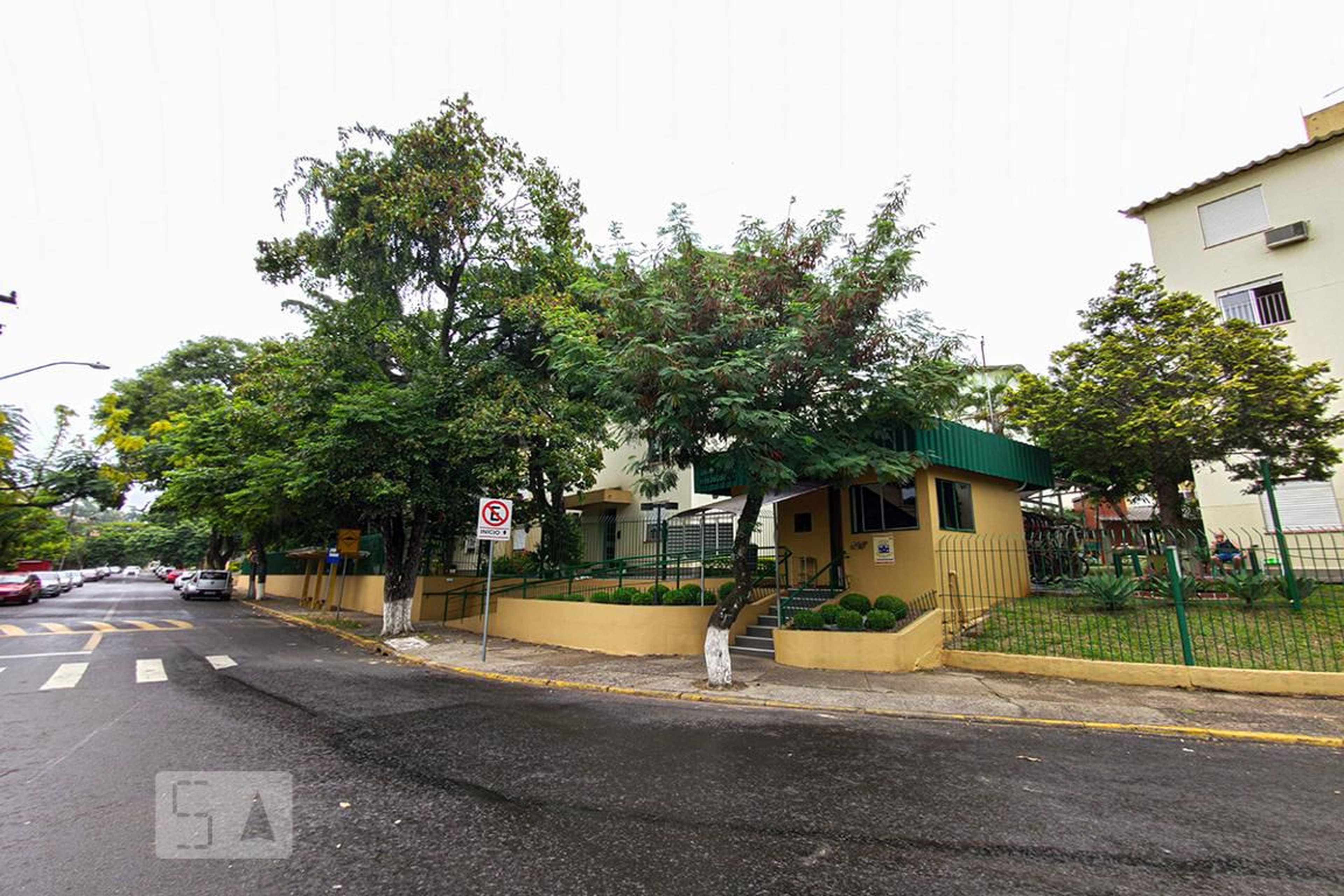 Fachada do Condomínio Condomínio em Rua Eduardo da Silva Prado, 38