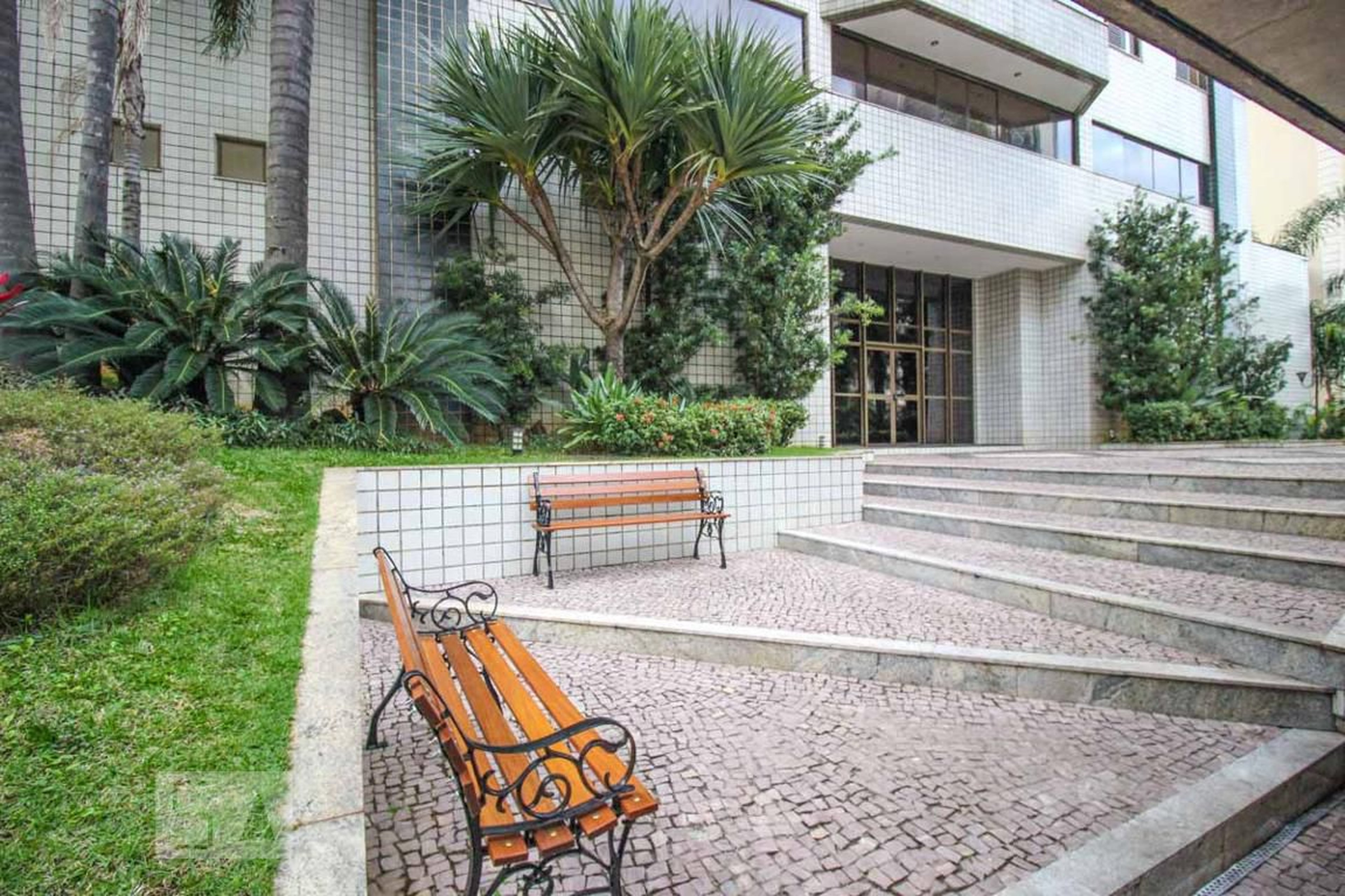 Entrada - Edifício Jardins do Estoril