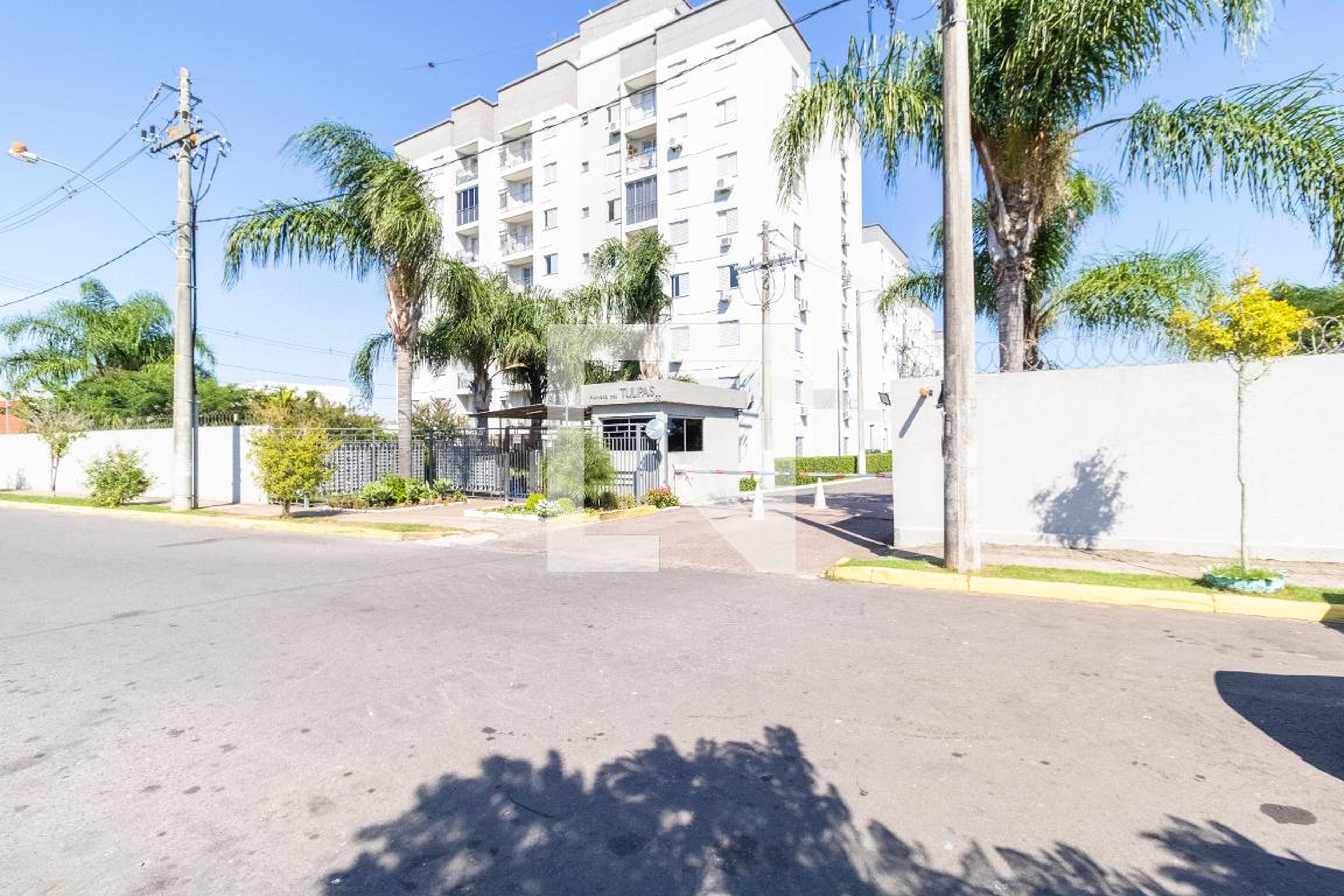 Fachada do condomínio Condomínio Alameda das Tulipas