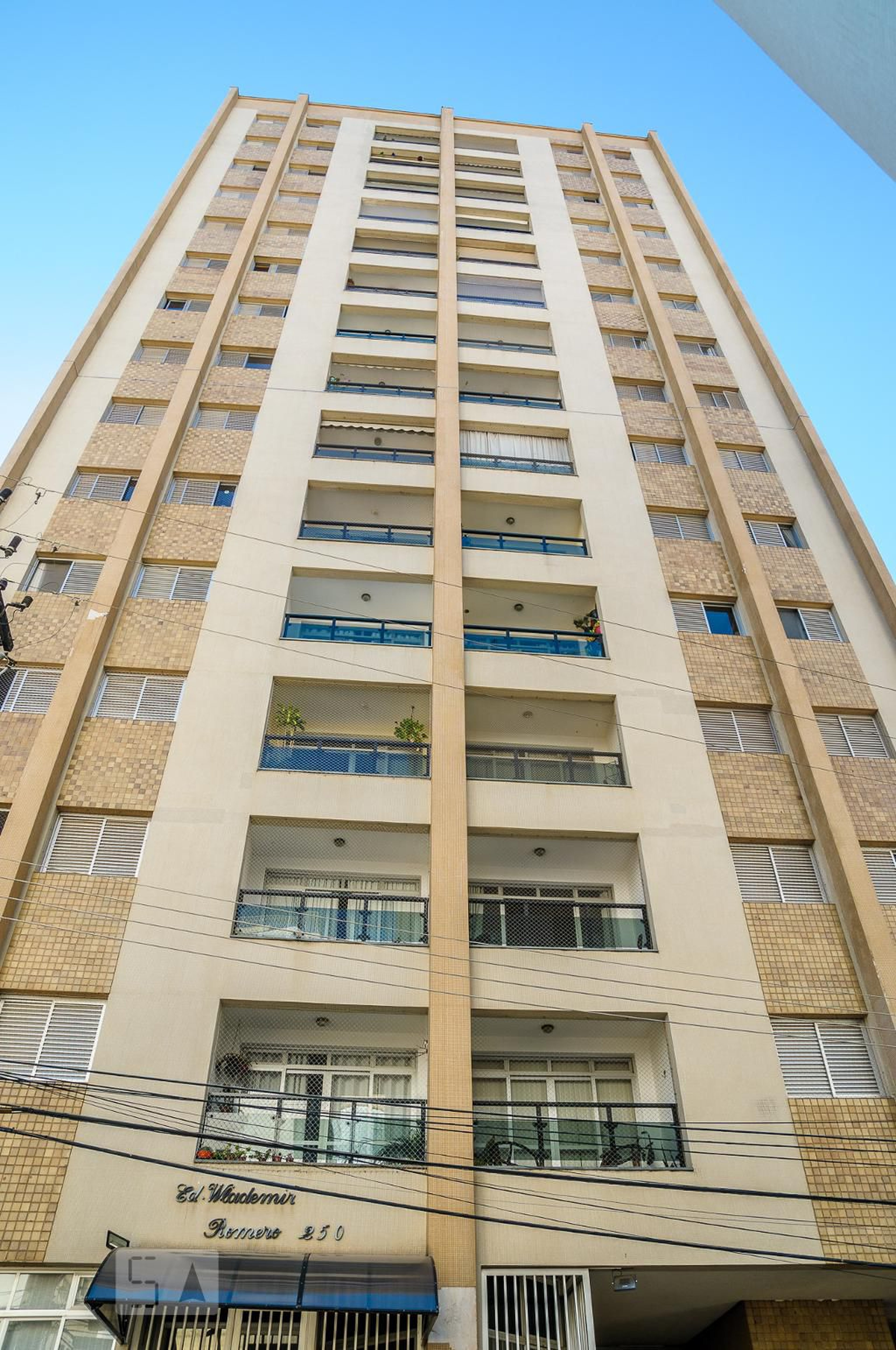 Fachada do Prédio Condomínio em Rua Luzitana, 250