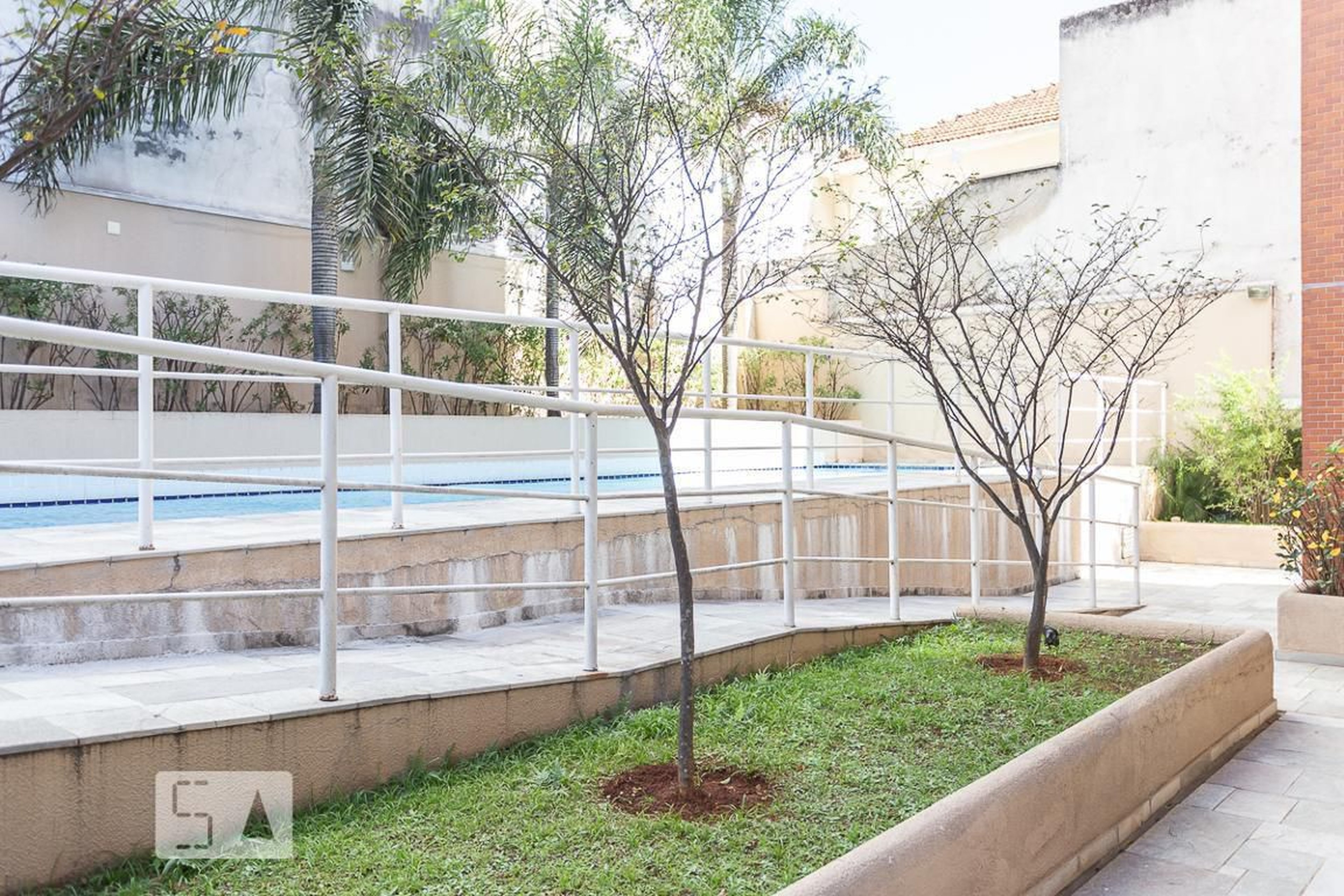 Área Externa - Charles Gounod