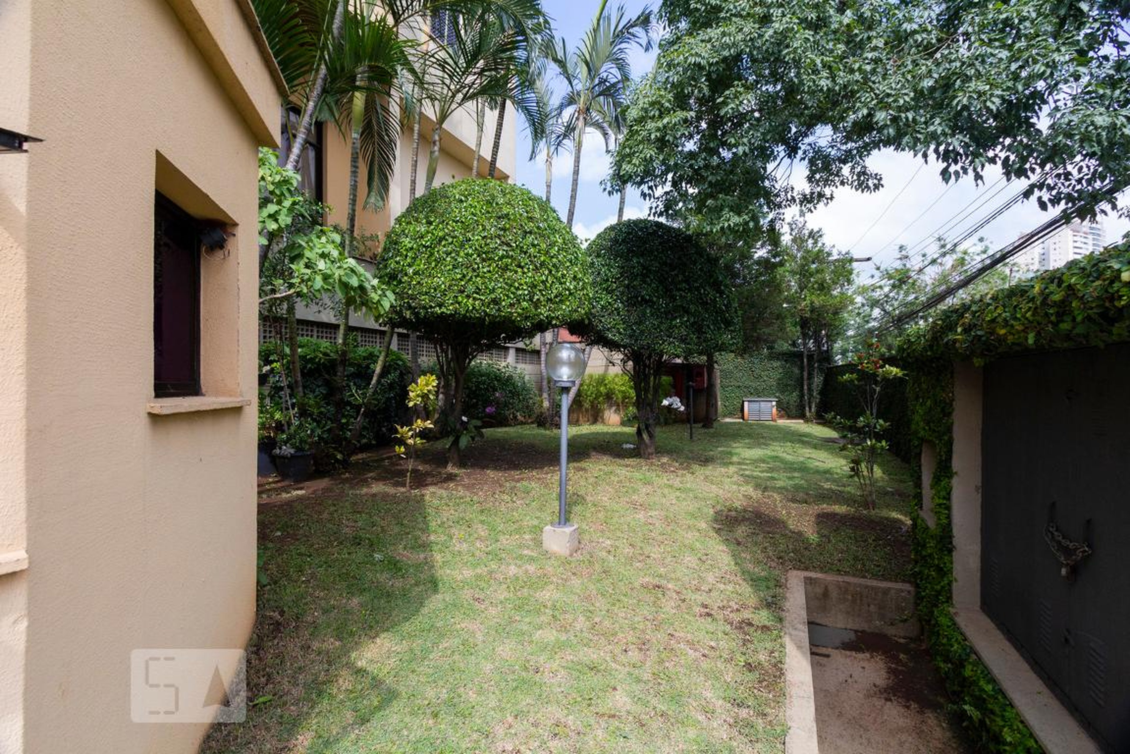 Área Externa - Edifício Visconde Cominapanema