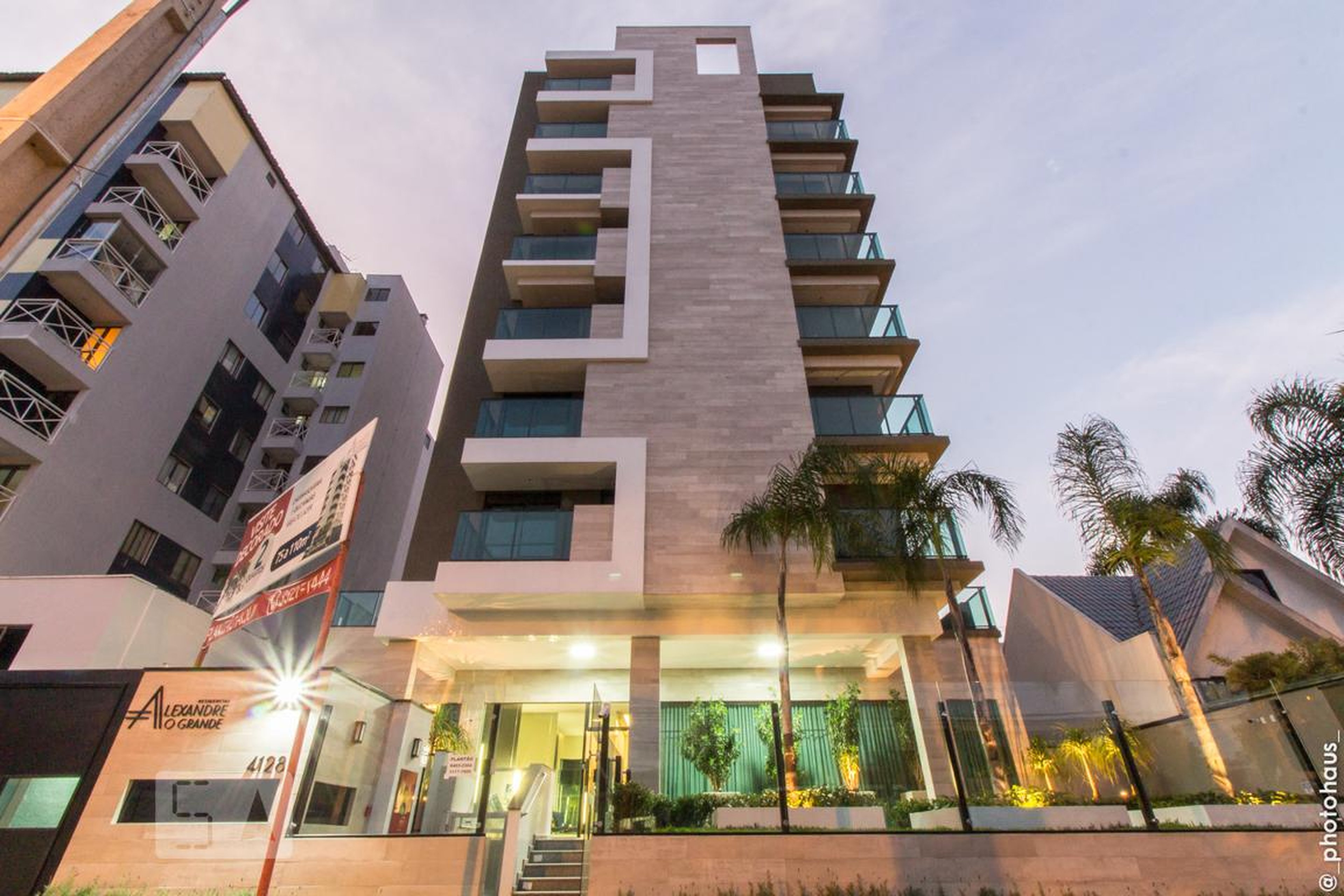 Fachada Residencial Alexandre, O Grande