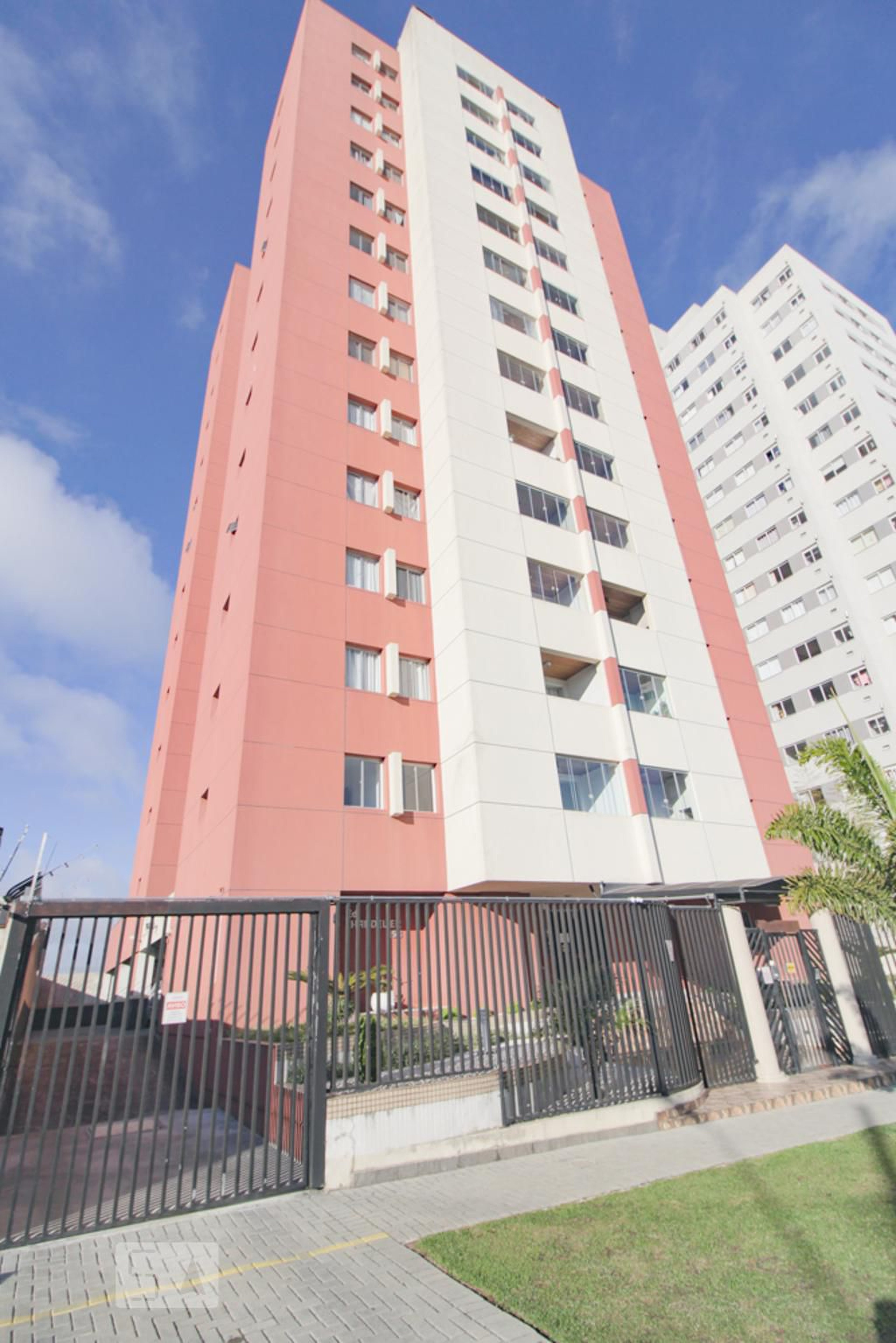 Fachada Condomínio em Rua José Rodrigues Pinheiro, 153