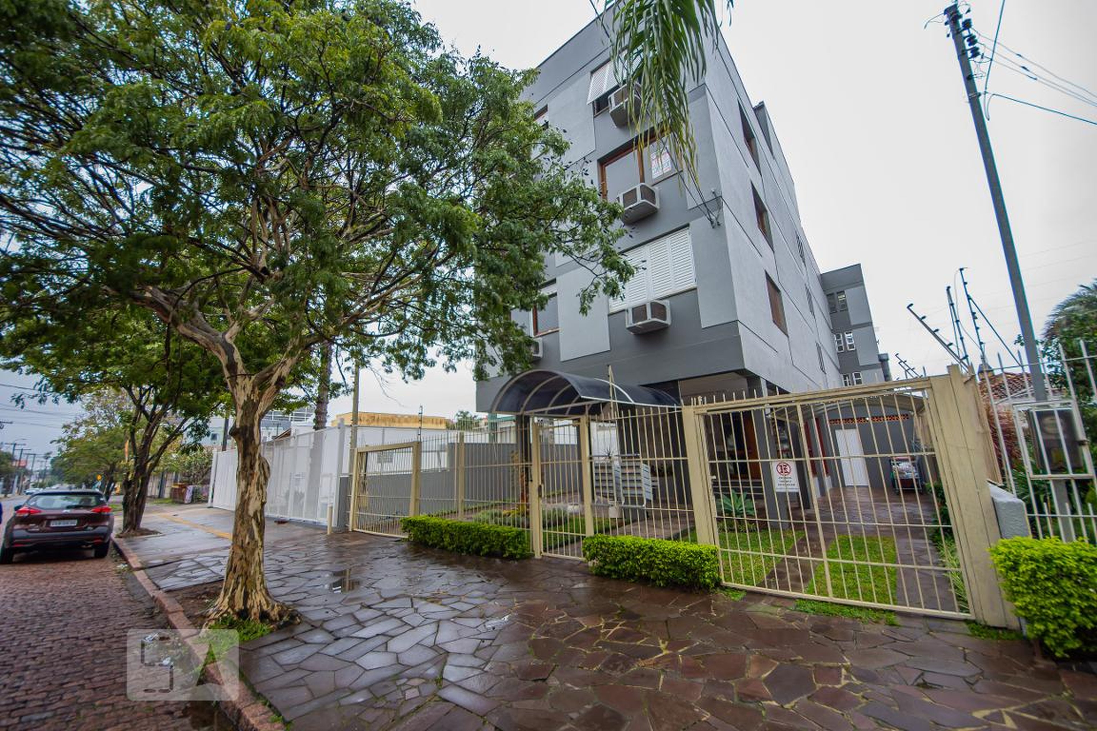 Fachada do Condomínio Edifício Luciano