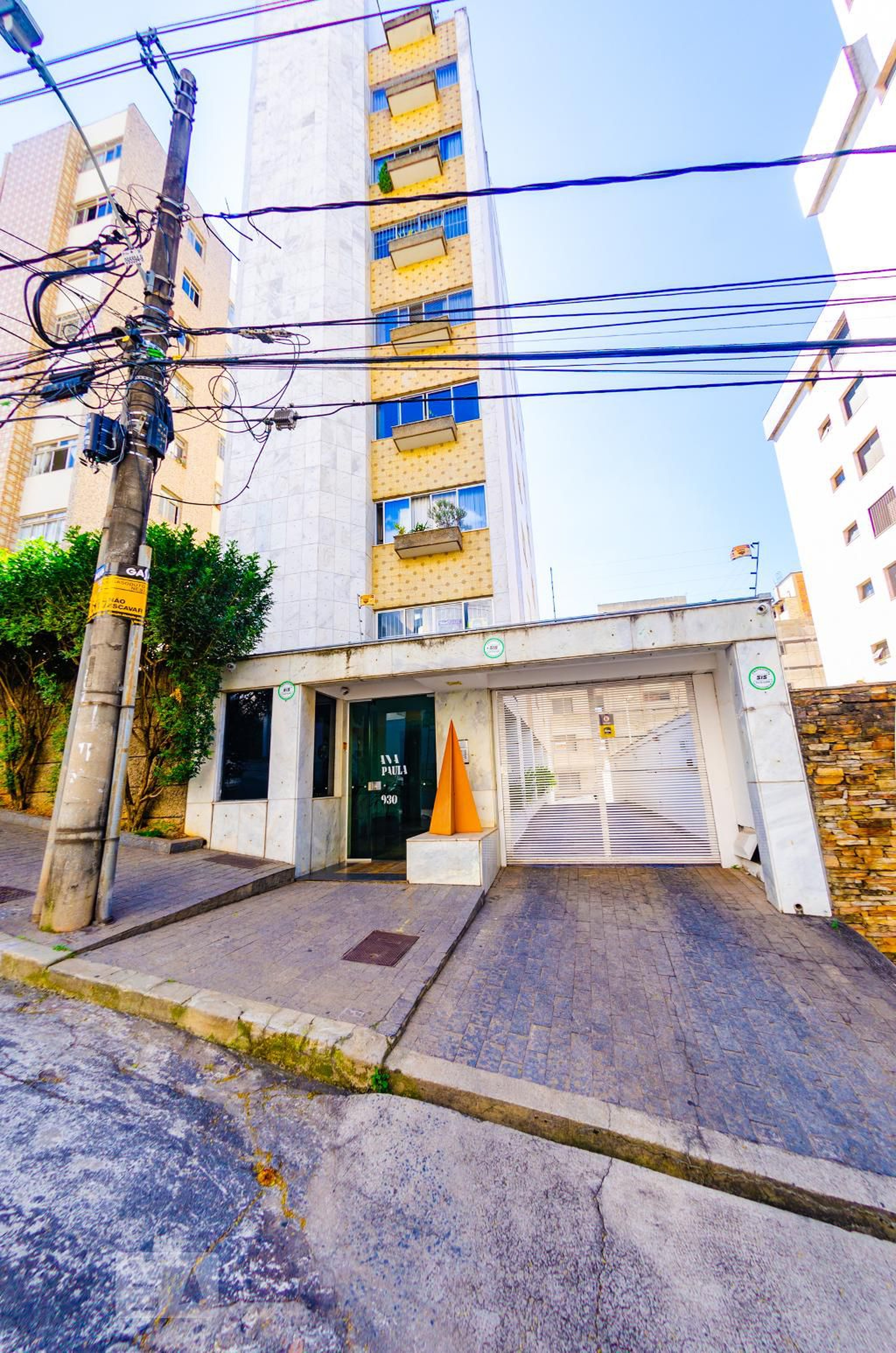 Fachada Condomínio em Rua Marechal Bitencourt, 930