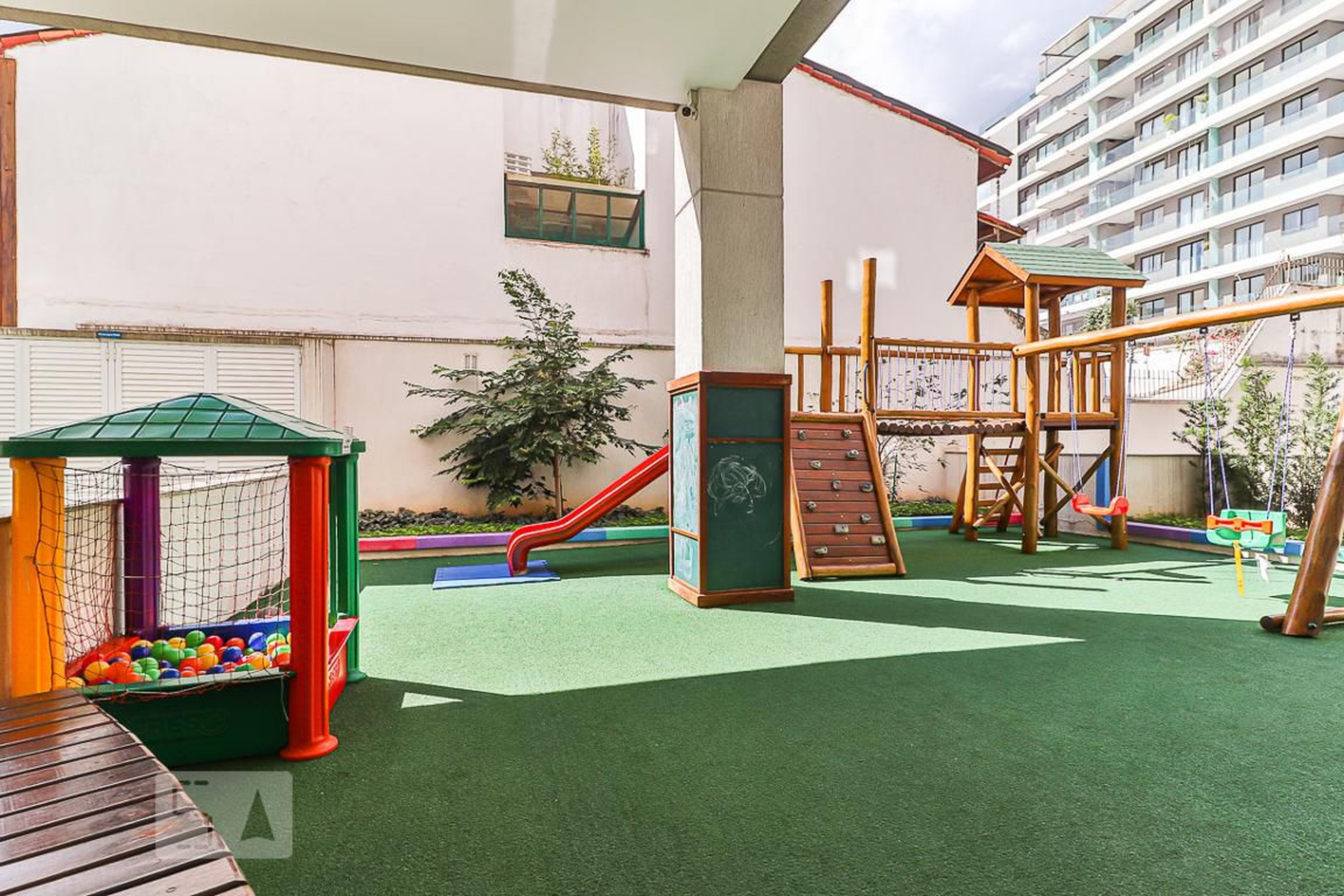 Playground - L' Unite